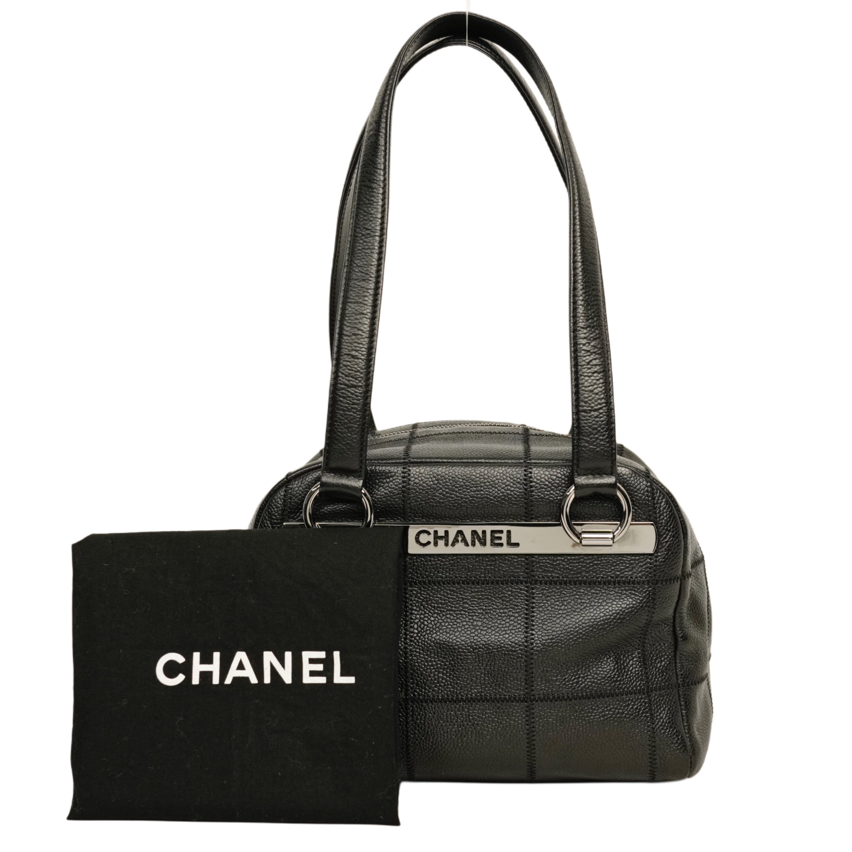 CHANEL 2004–2005 Chocolate Bar Stitch Shoulder Bag