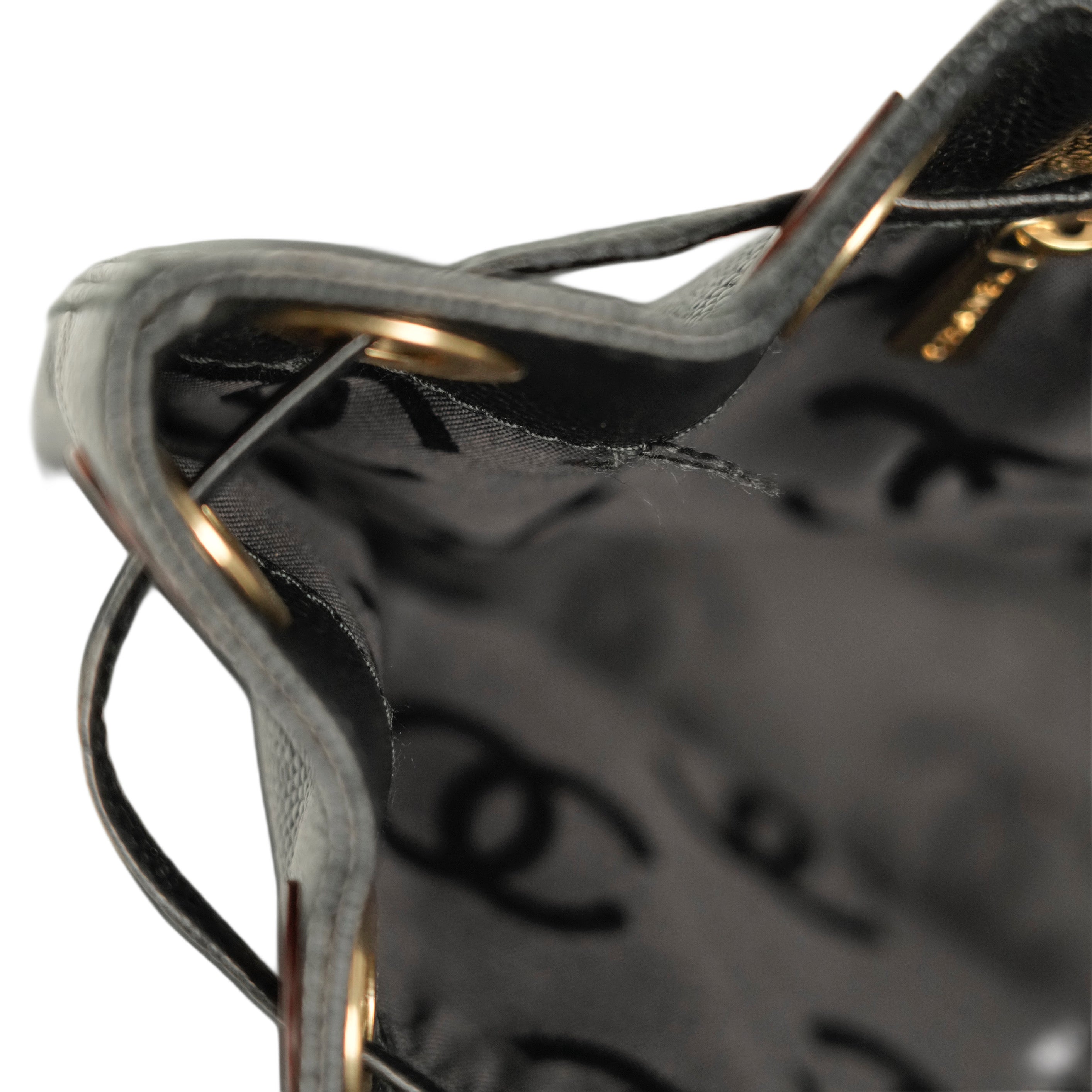 CHANEL 2002–2003 Coco Mark Caviar Skin Handbag