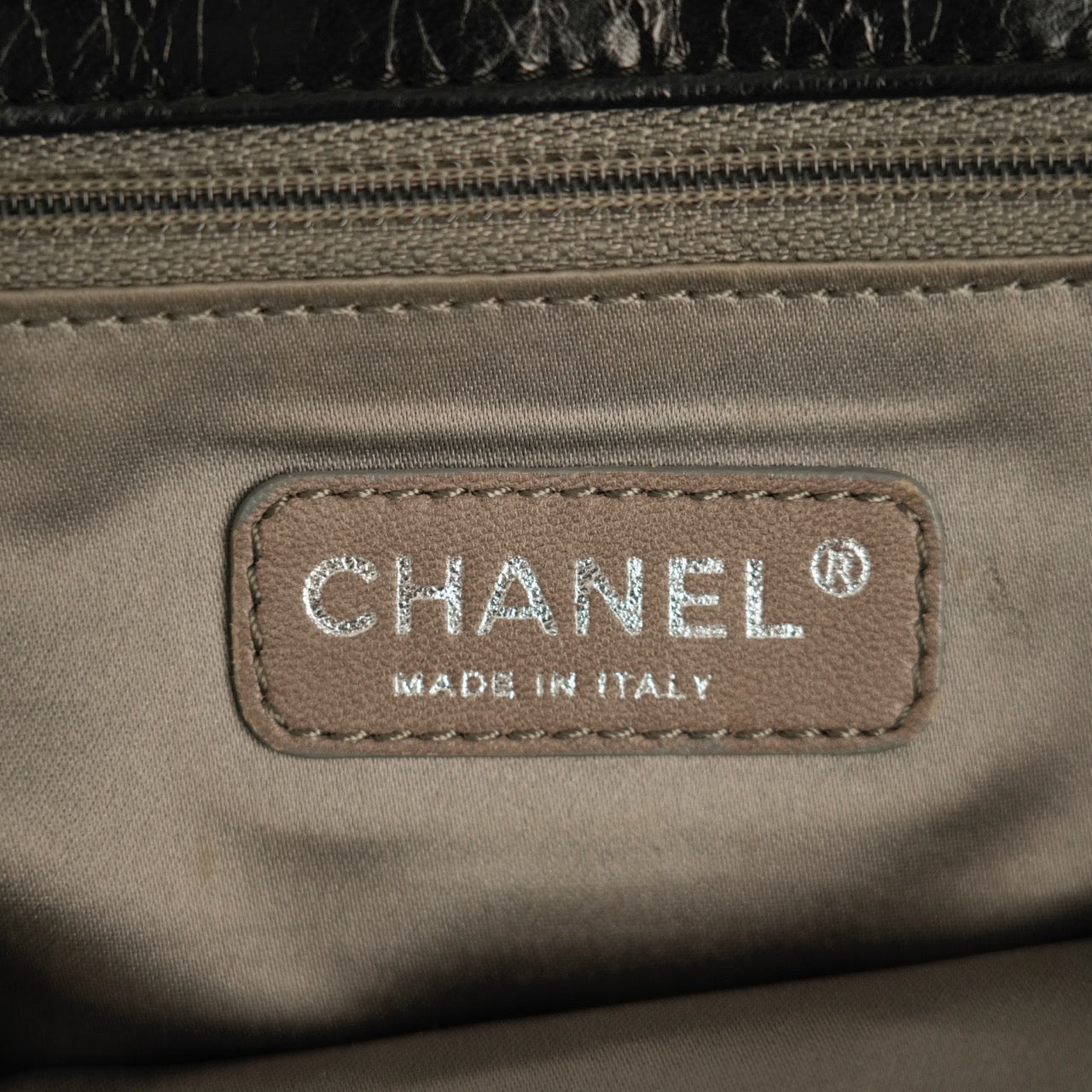 CHANEL 2008–2009 2.55 Chain Matelassé Bicolor Shoulder Bag