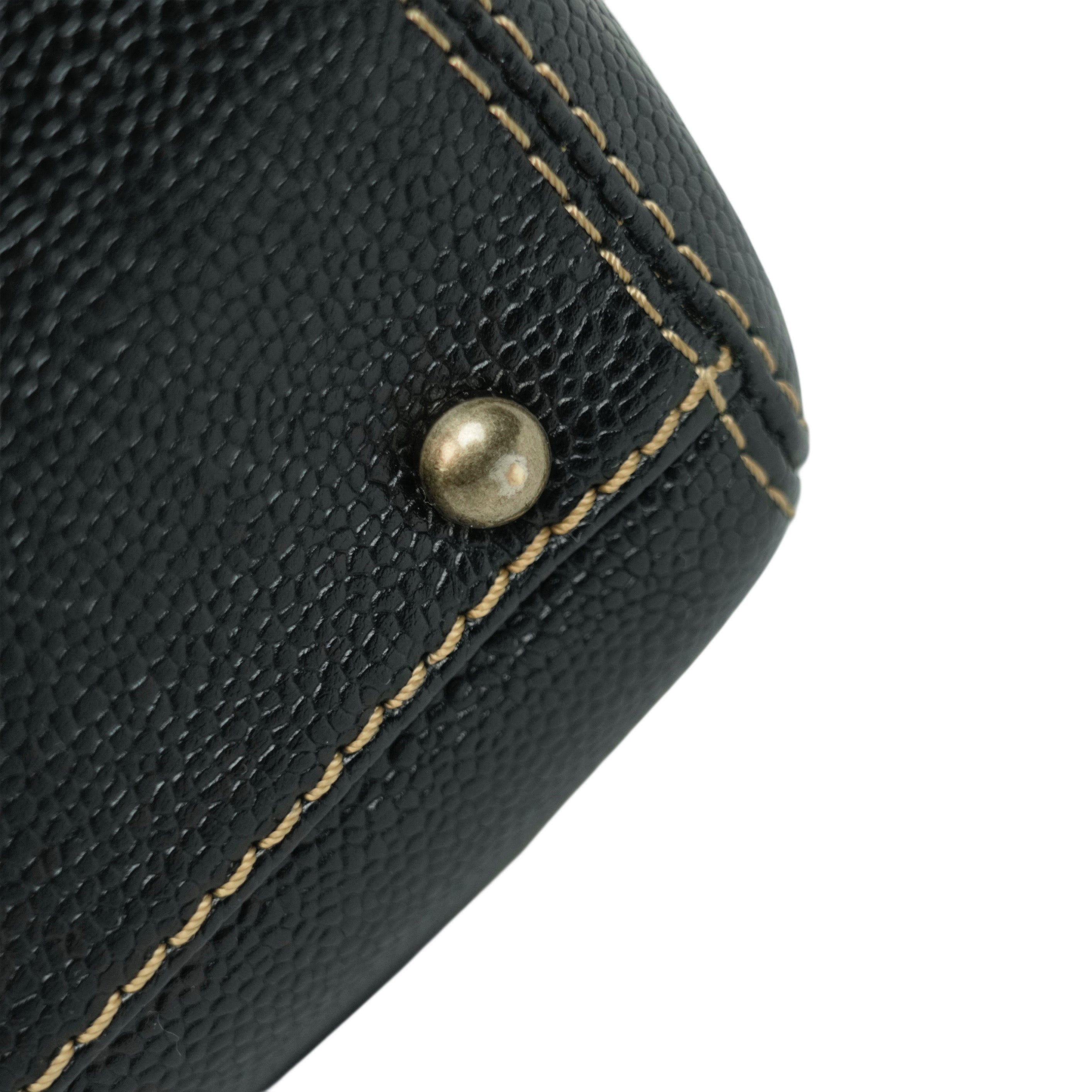 CHANEL 2002–2003 Chain Caviar Leather Shoulder Bag