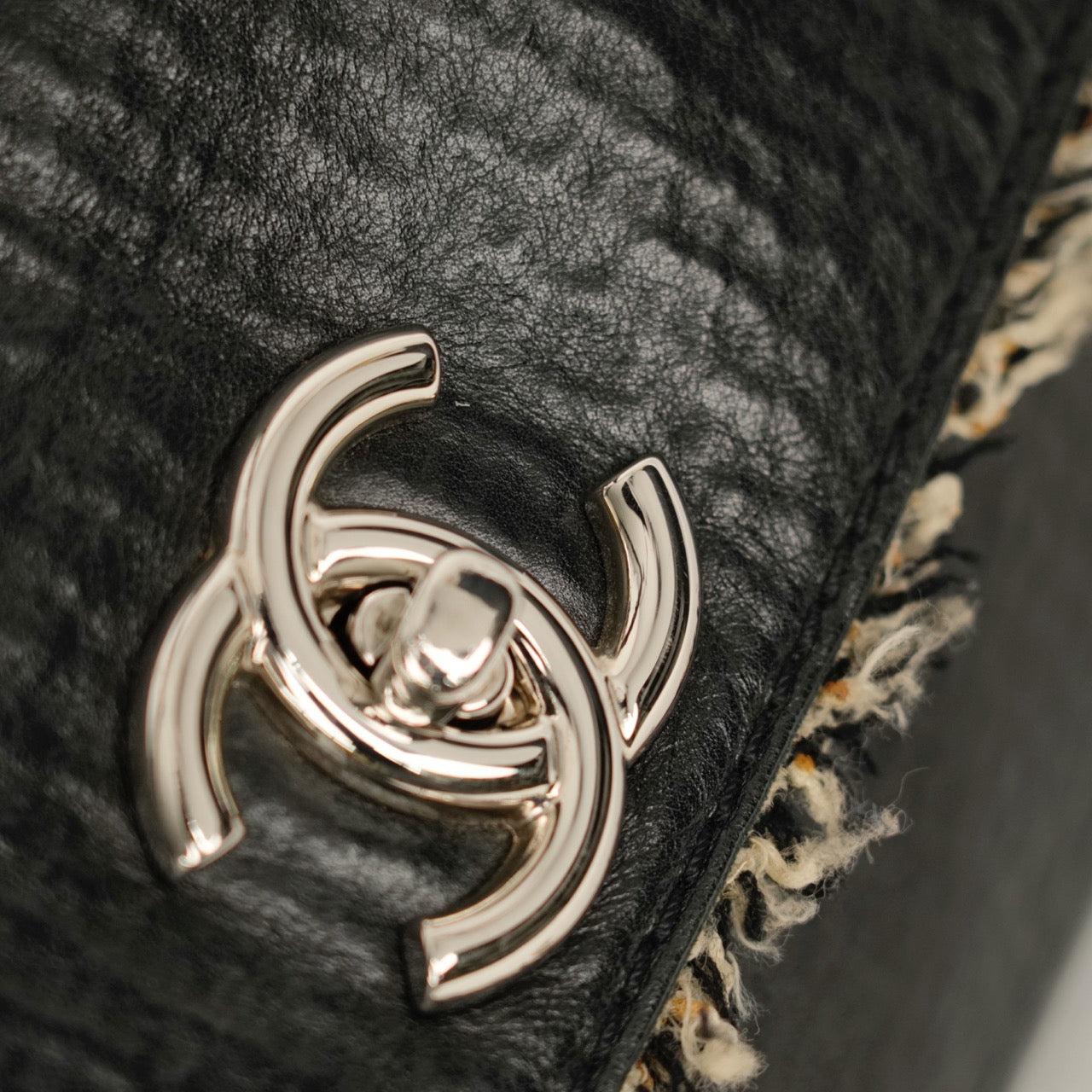 CHANEL 2009–2010 Coco Mark Chain Shoulder Bag