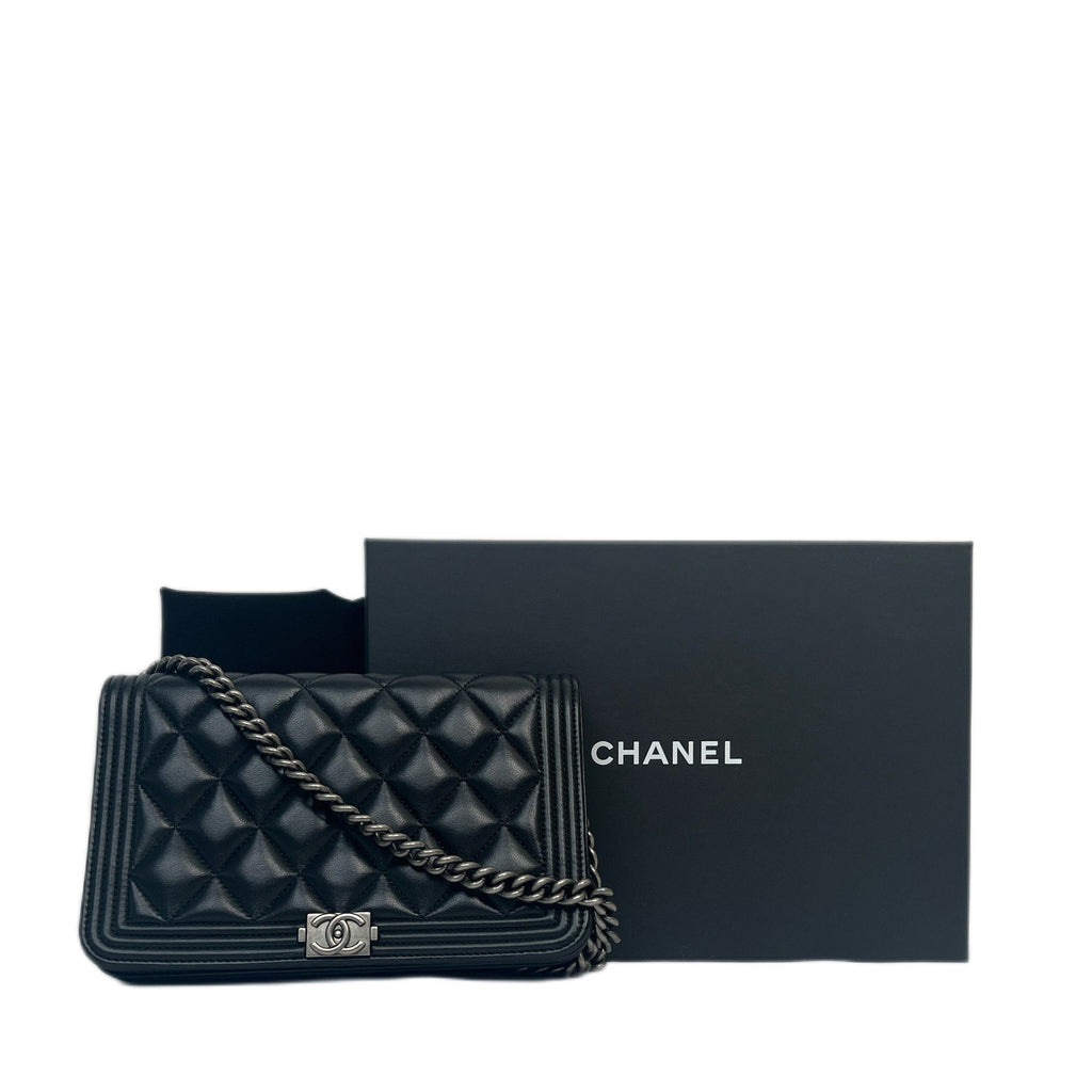 CHANEL Boy Chanel Matelassé Coco Mark Chain Wallet / Shoulder Bag