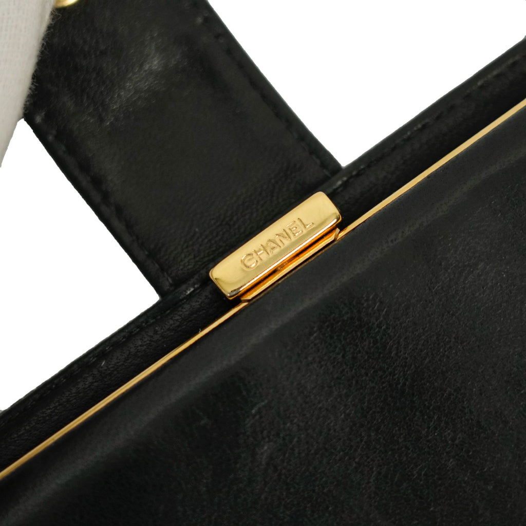 CHANEL 2003–2004 Coco Mark Caviar Skin Bifold Long Wallet
