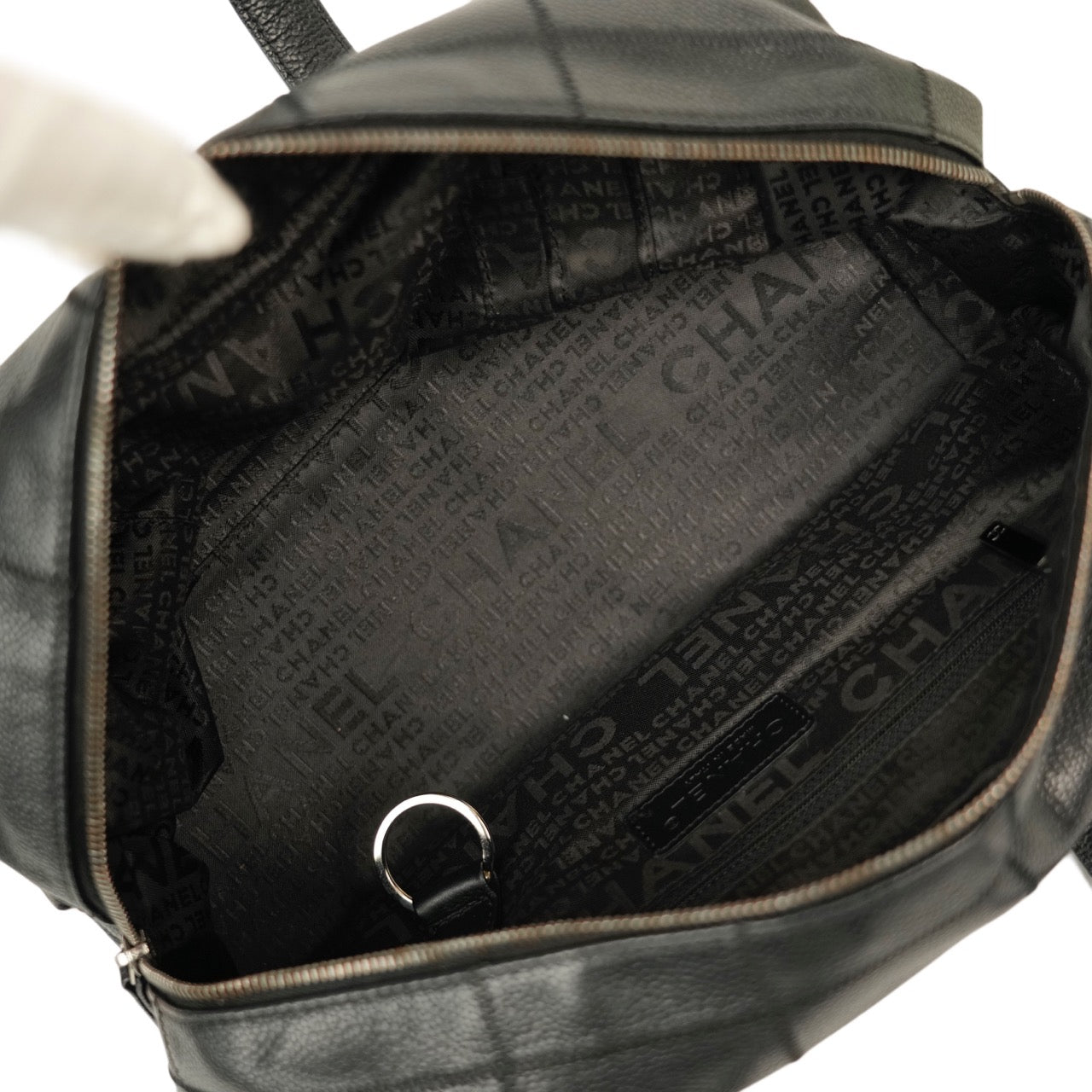 CHANEL 2004–2005 Chocolate Bar Stitch Shoulder Bag