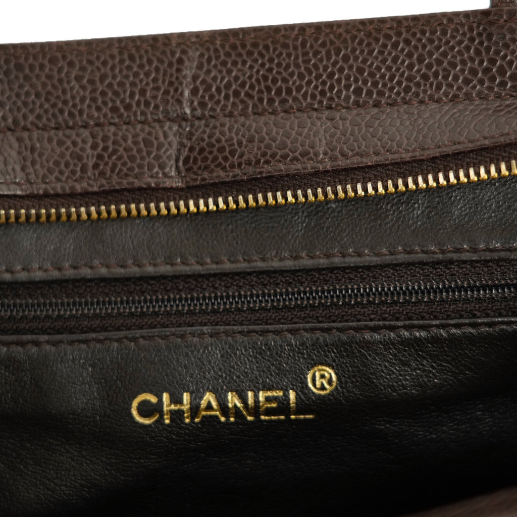 CHANEL 1996–1997 Matelasse Caviar Skin Handbag