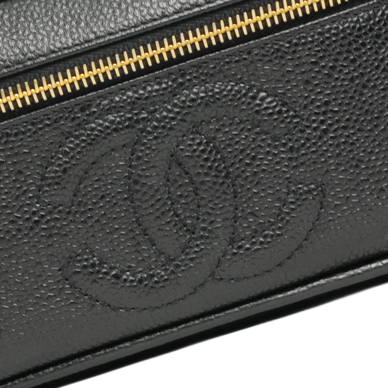 CHANEL 1994-1996 Vanity Caviar Skin Handbag