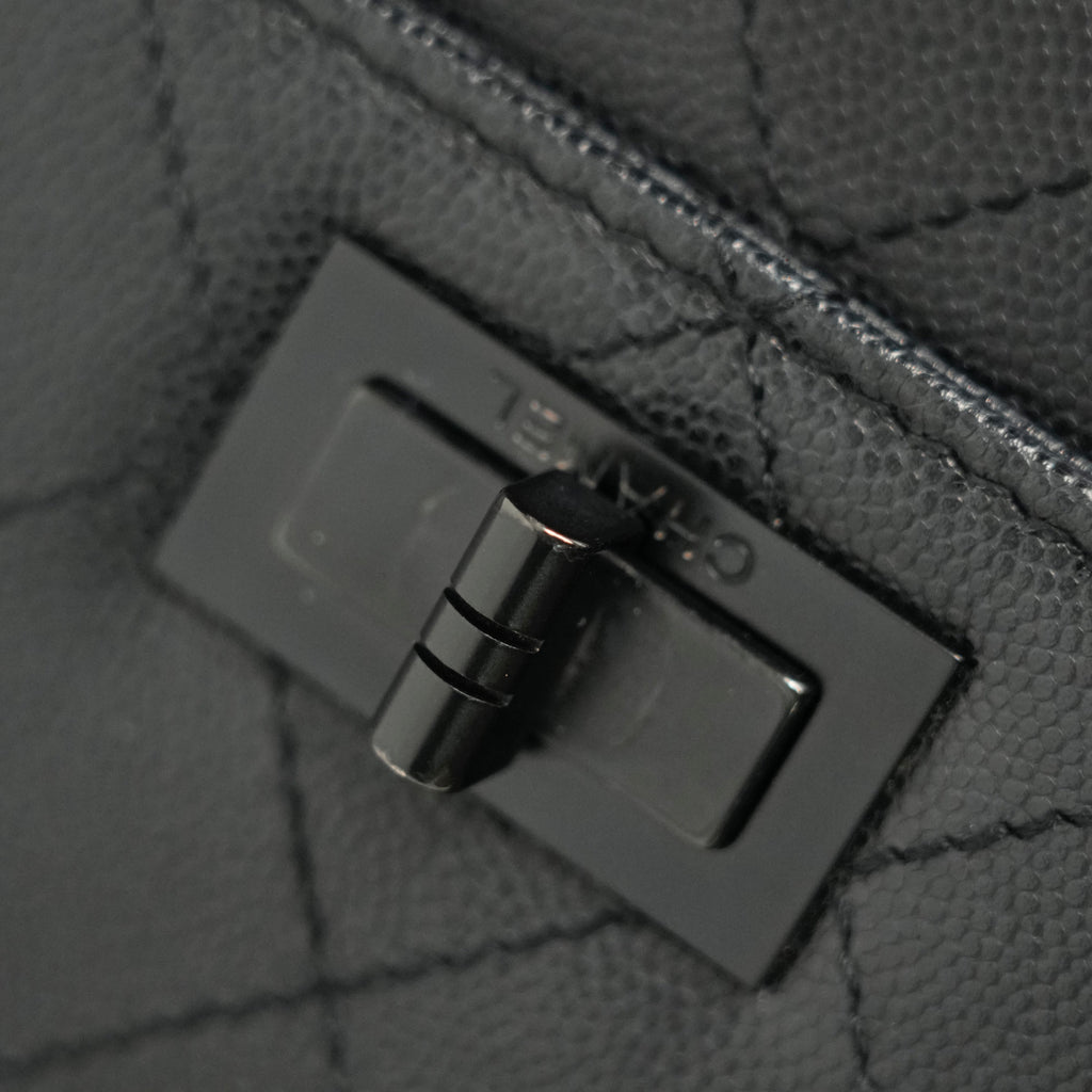 CHANEL 1997–1999 2.55 Matelassé Chain Caviar Skin Shoulder Bag
