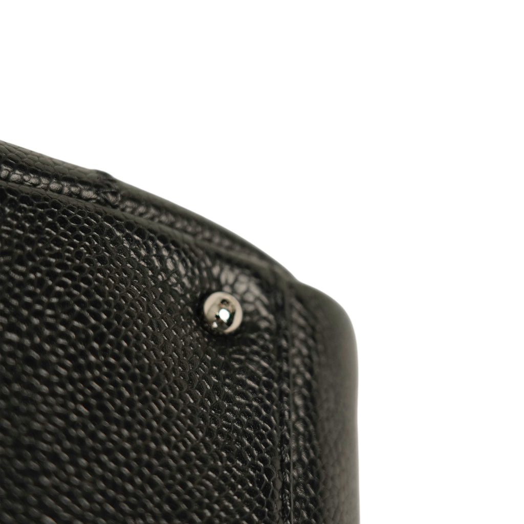 CHANEL 2004–2005 Chocolate Bar Stitch Shoulder Bag