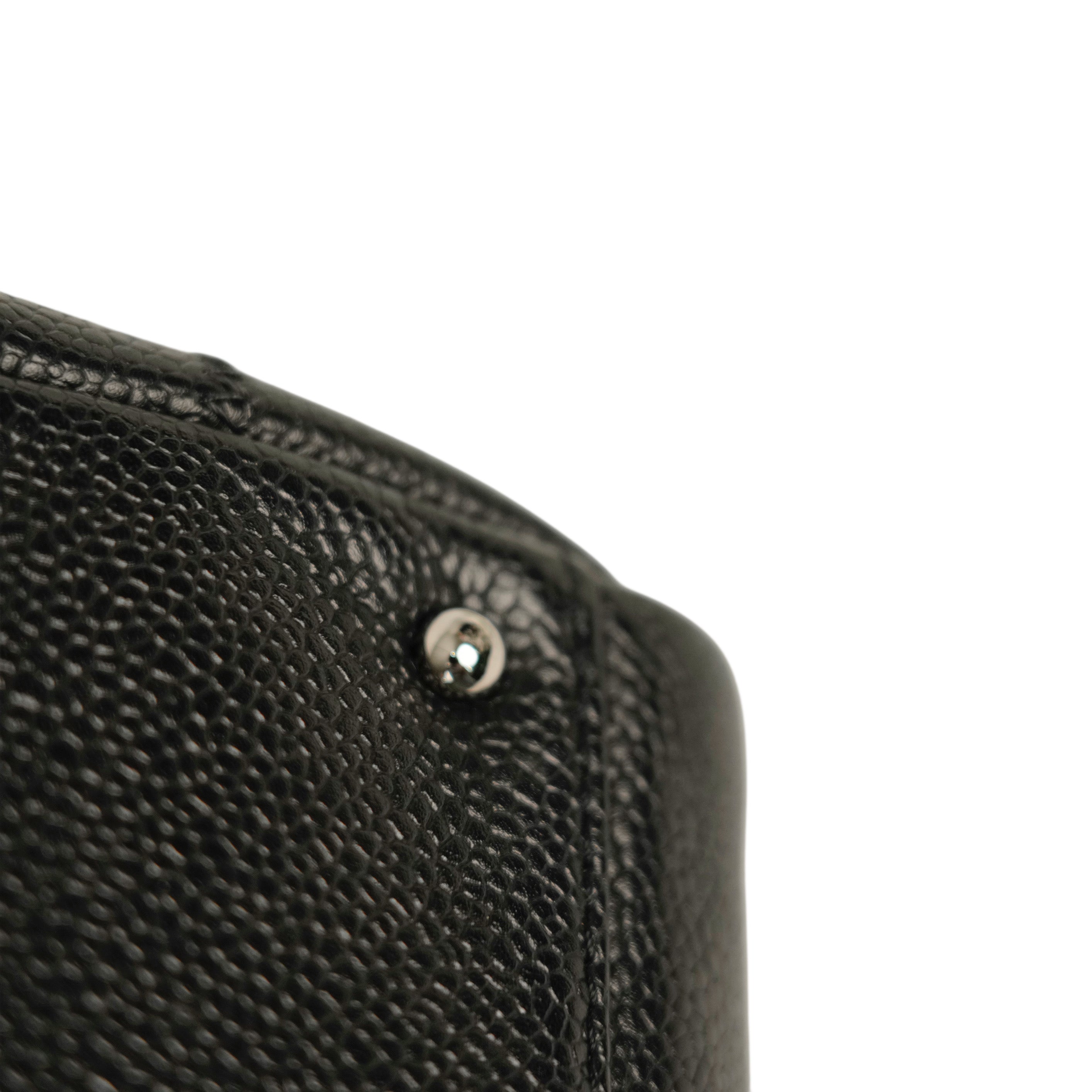 CHANEL 2004–2005 Chocolate Bar Stitch Shoulder Bag
