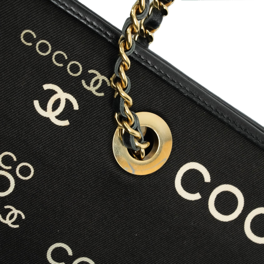 CHANEL 2002-2003 Coco Chain Tote Bag