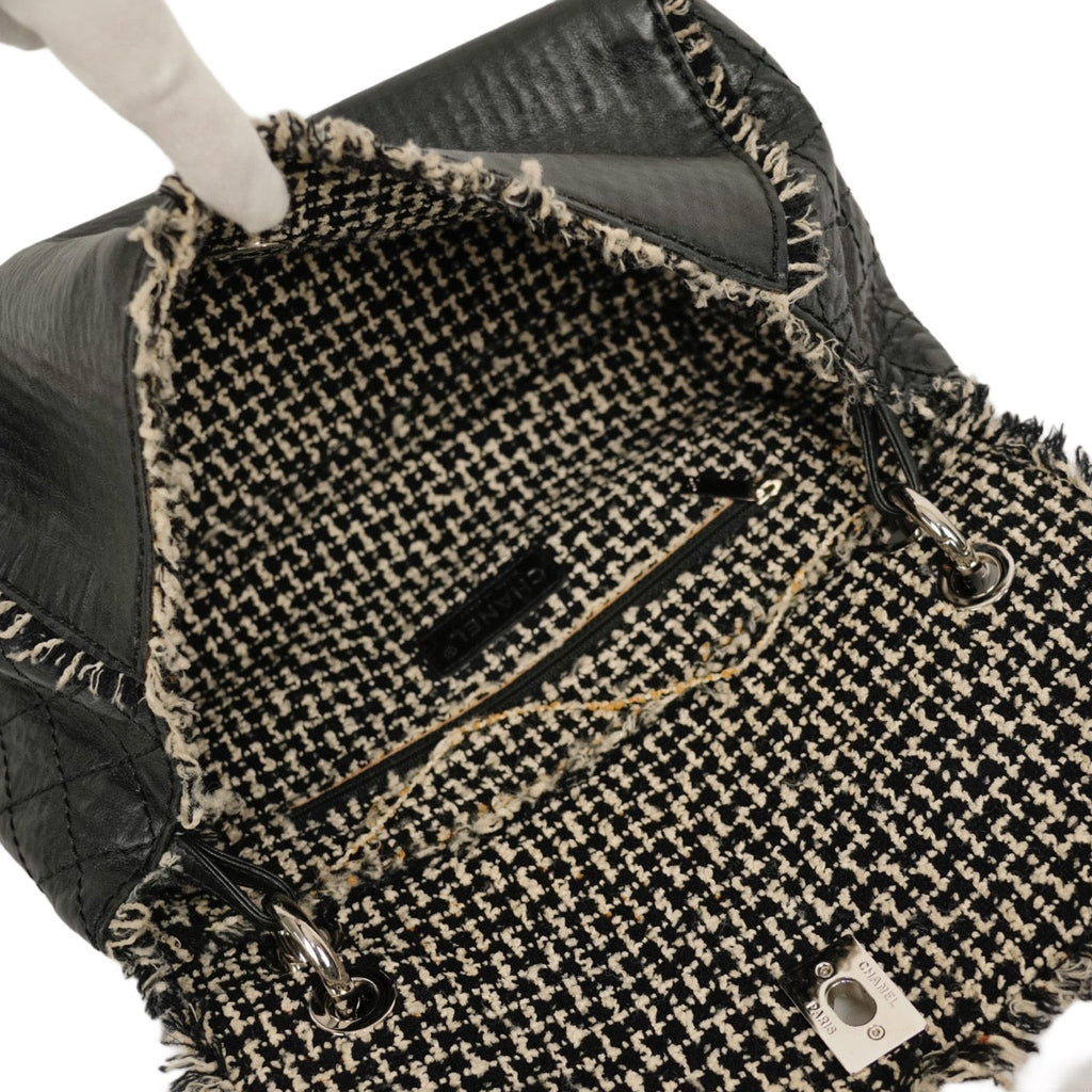 CHANEL 2009–2010 Coco Mark Chain Shoulder Bag