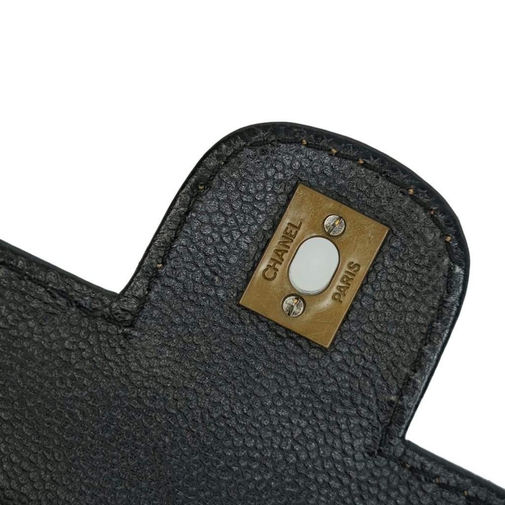 CHANEL 2002–2003 Chain Caviar Leather Shoulder Bag
