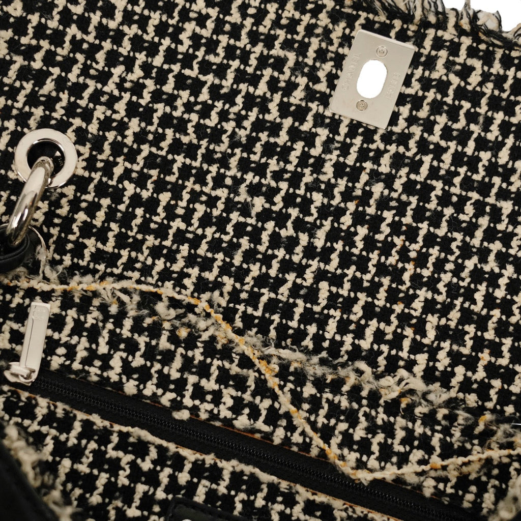 CHANEL 2009–2010 Coco Mark Chain Shoulder Bag