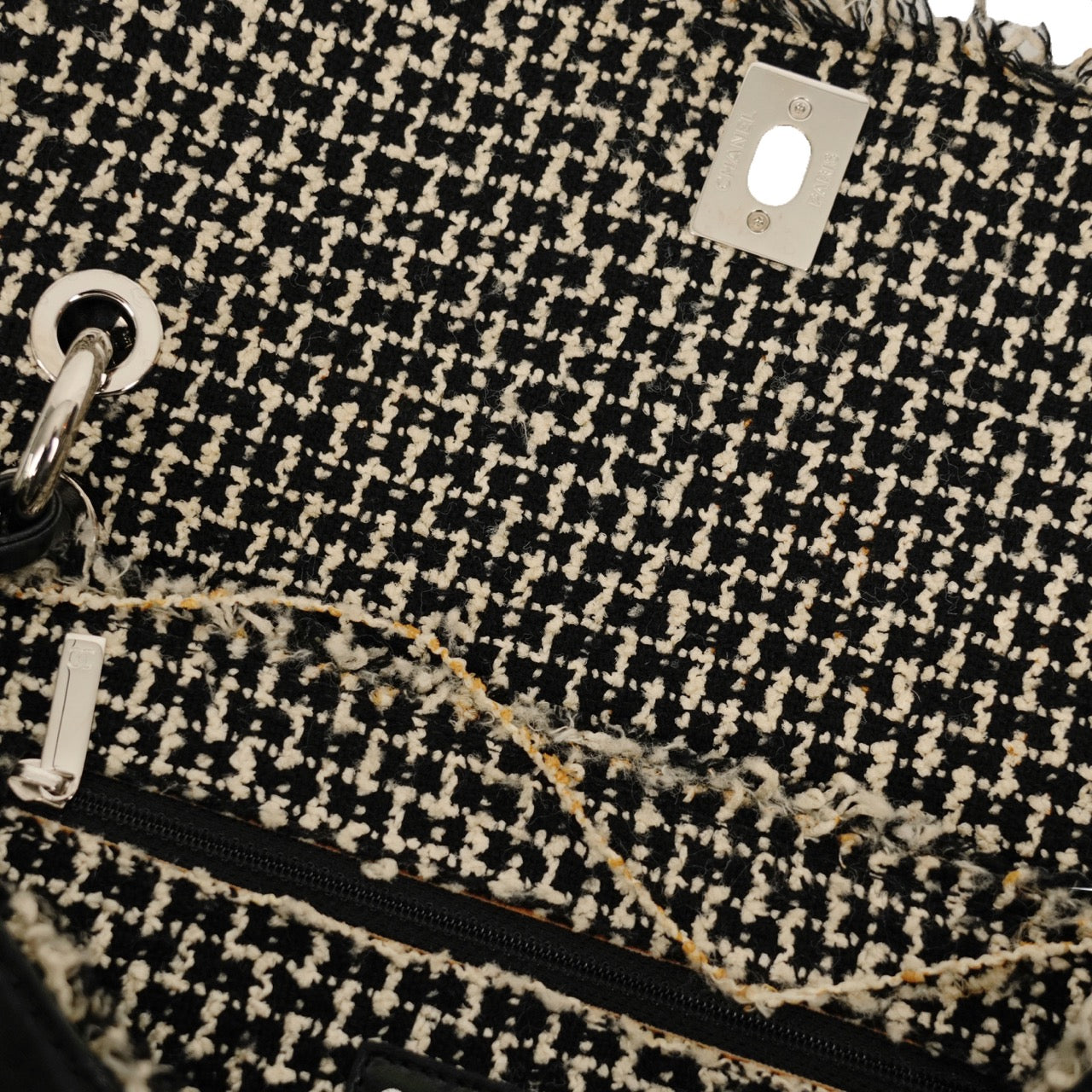 CHANEL 2009–2010 Coco Mark Chain Shoulder Bag