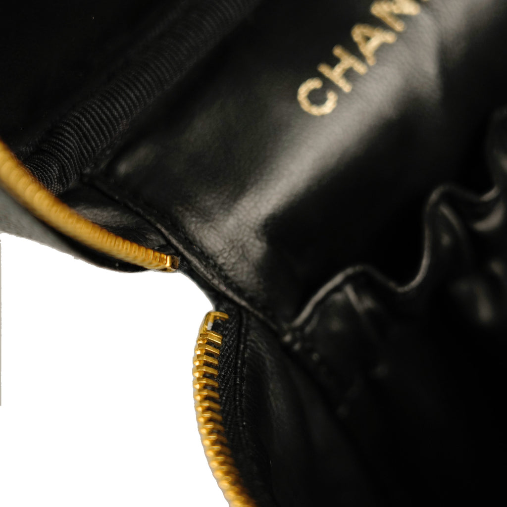 CHANEL 1997-1999 Vanity Caviar Skin Handbag