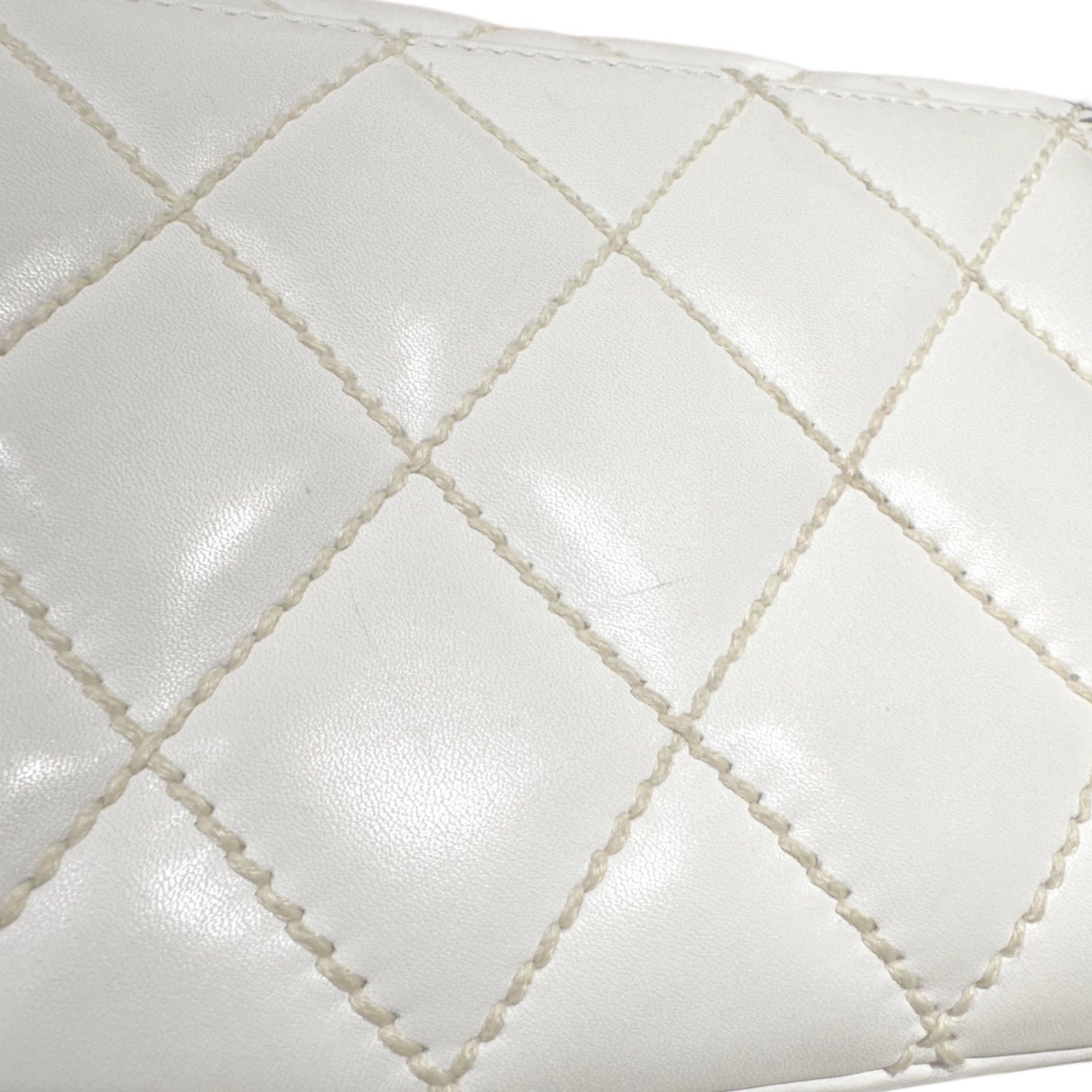 CHANEL 2004-2005 Matelassé Handbag
