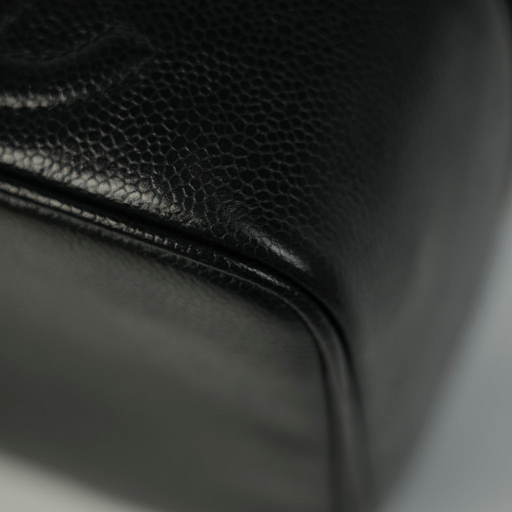 CHANEL 1996–1997 Caviar Leather Vanity Handbag