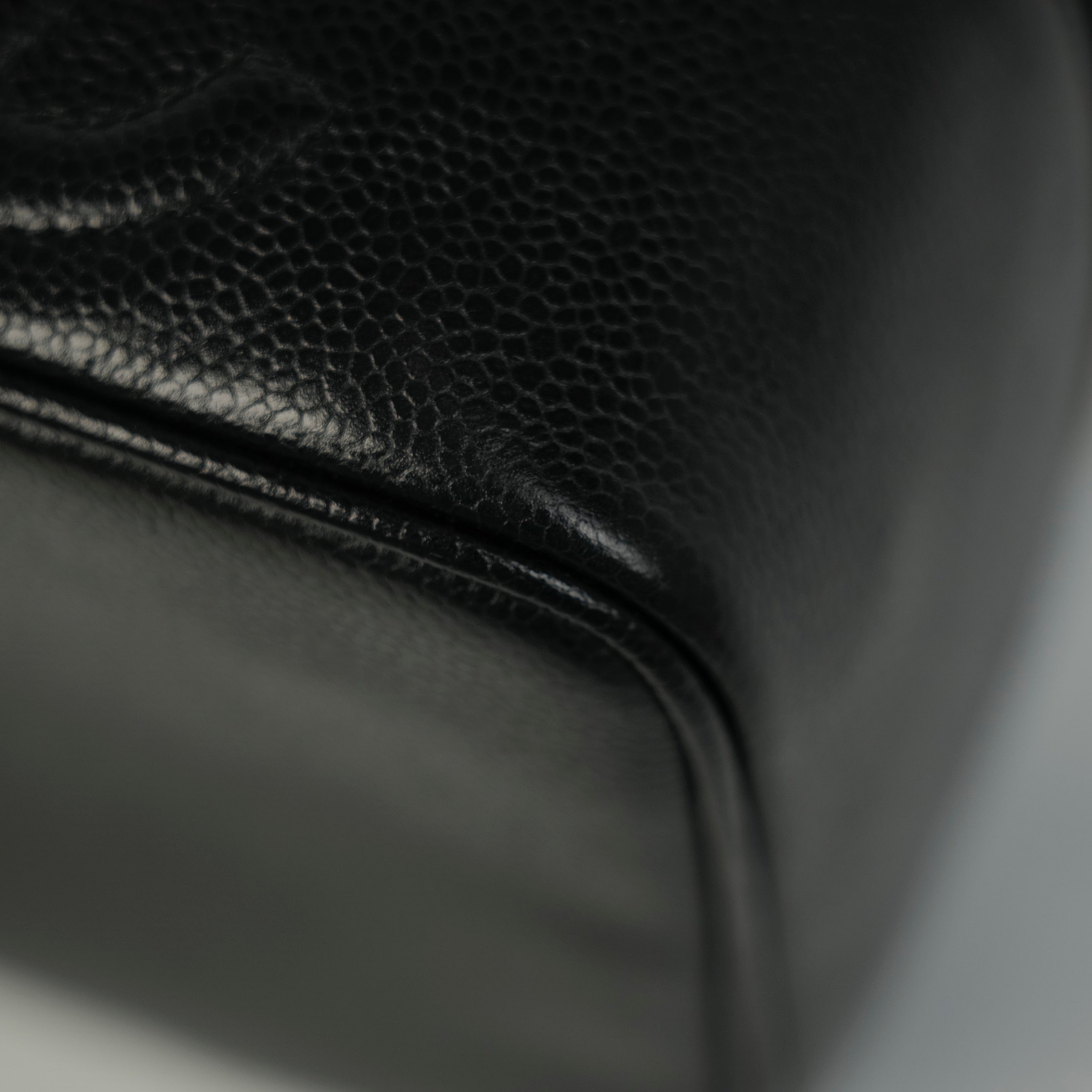 CHANEL 1996–1997 Caviar Leather Vanity Handbag