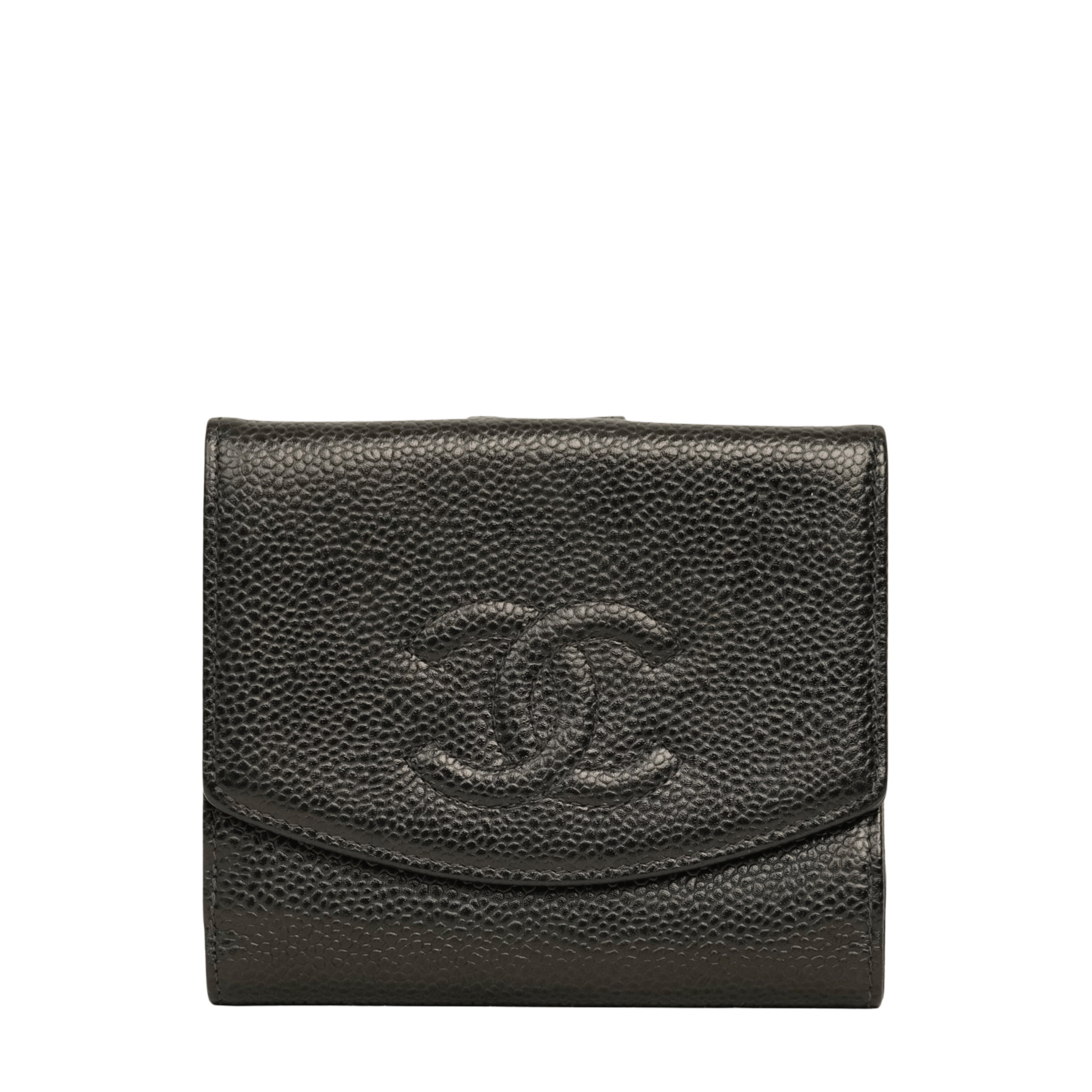 CHANEL 2000-2002 Coco Mark Caviar Skin Bi-Fold Wallet