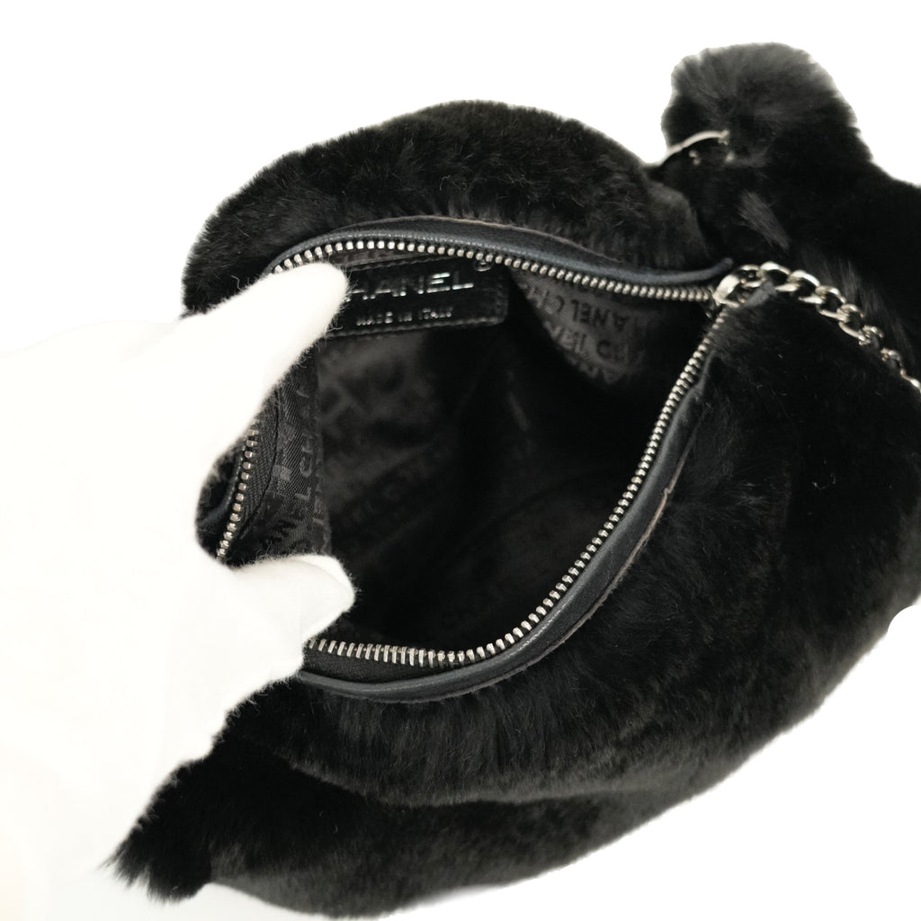 CHANEL 2002–2003 Fur Coco Mark Chain Shoulder Bag