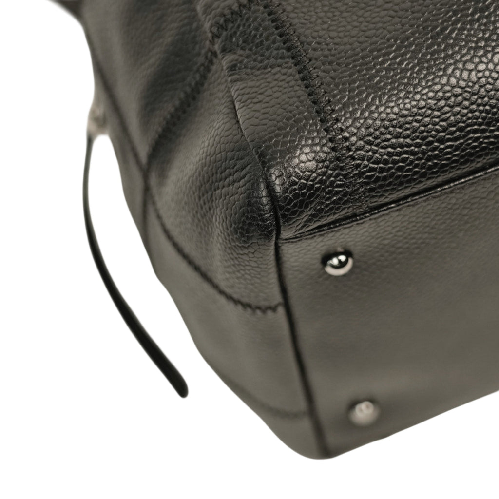 CHANEL 2004–2005 Chocolate Bar Stitch Shoulder Bag