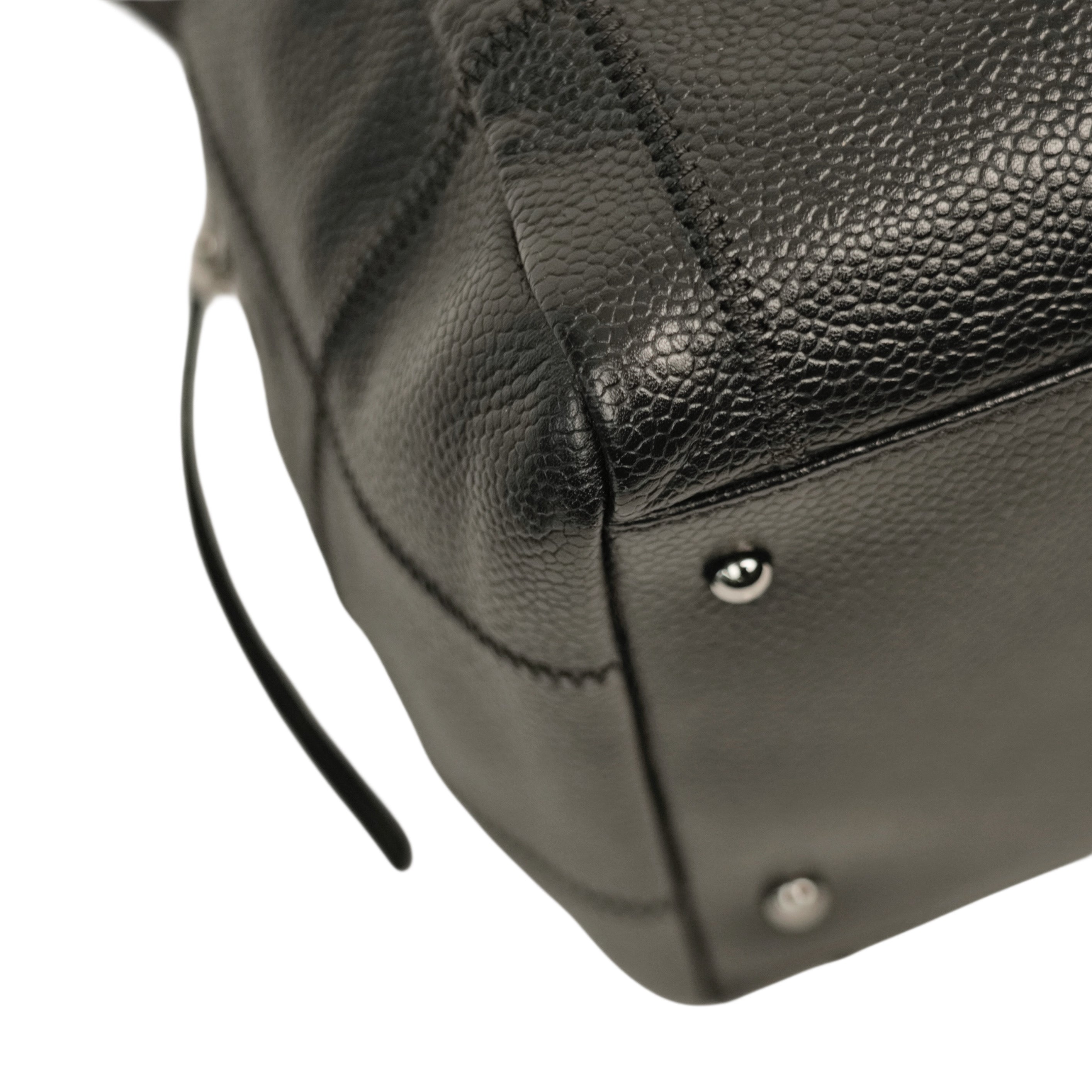 CHANEL 2004–2005 Chocolate Bar Stitch Shoulder Bag