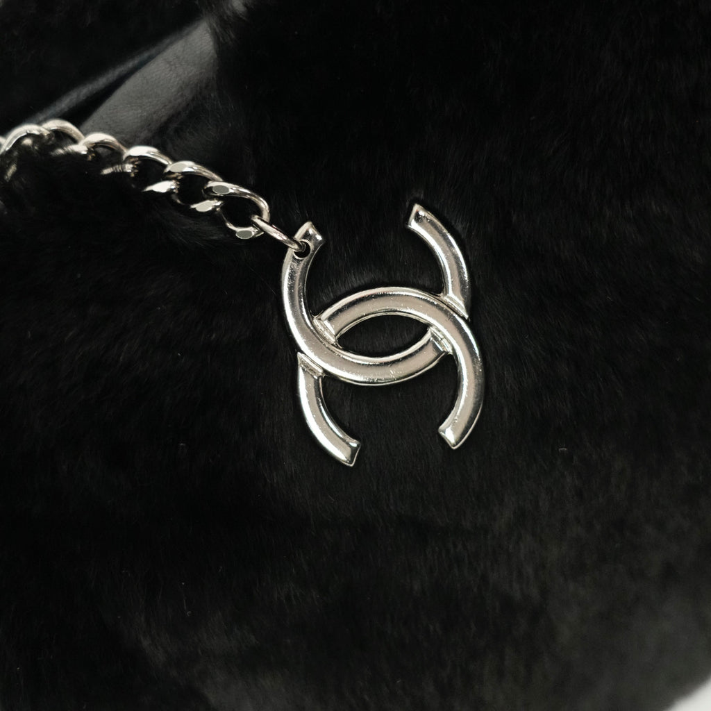 CHANEL 2002–2003 Fur Coco Mark Chain Shoulder Bag