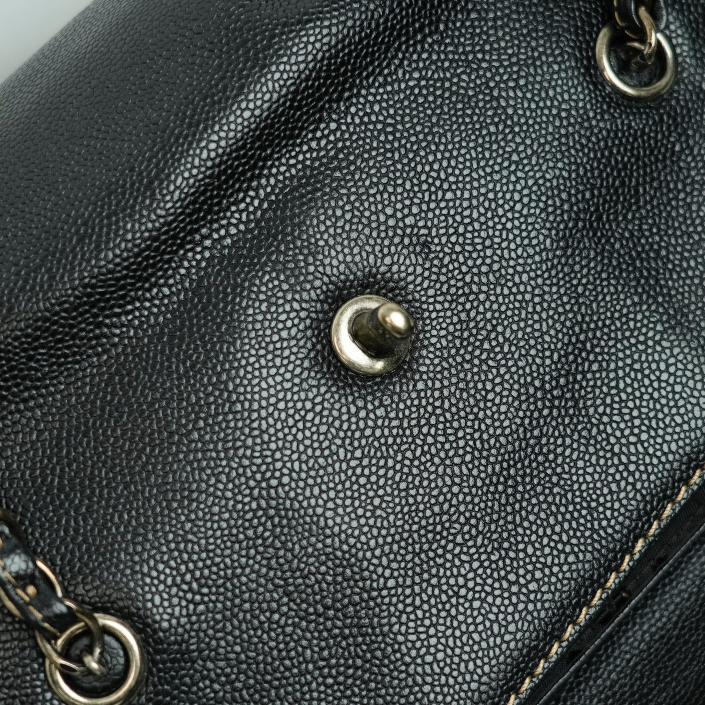 CHANEL 2002–2003 Chain Caviar Leather Shoulder Bag