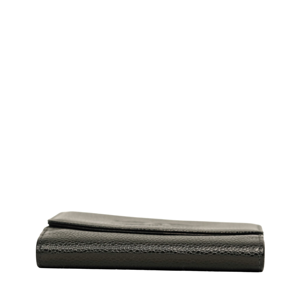CHANEL 2000-2002 Coco Mark Caviar Skin Bi-Fold Wallet