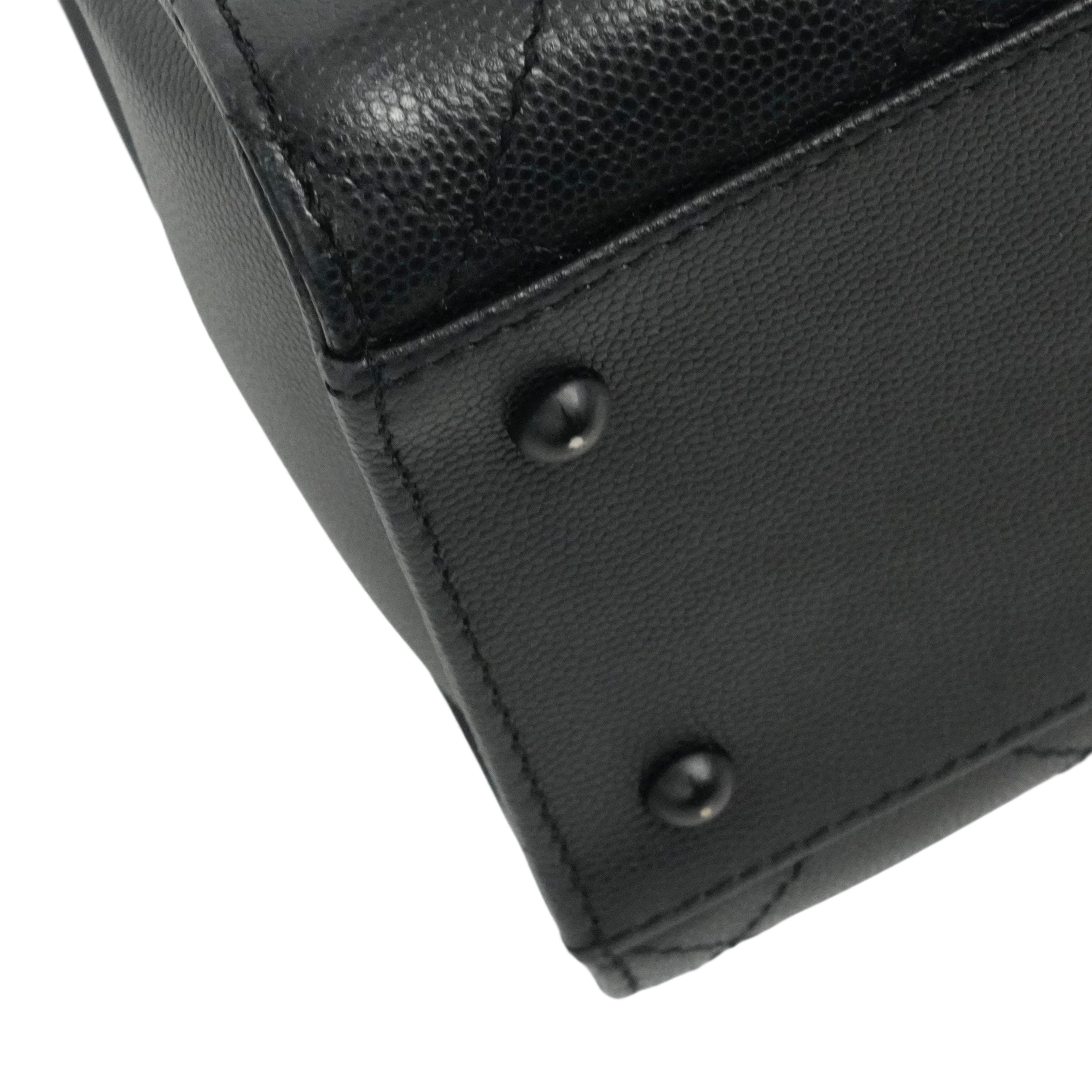 CHANEL 1997–1999 2.55 Matelassé Chain Caviar Skin Shoulder Bag