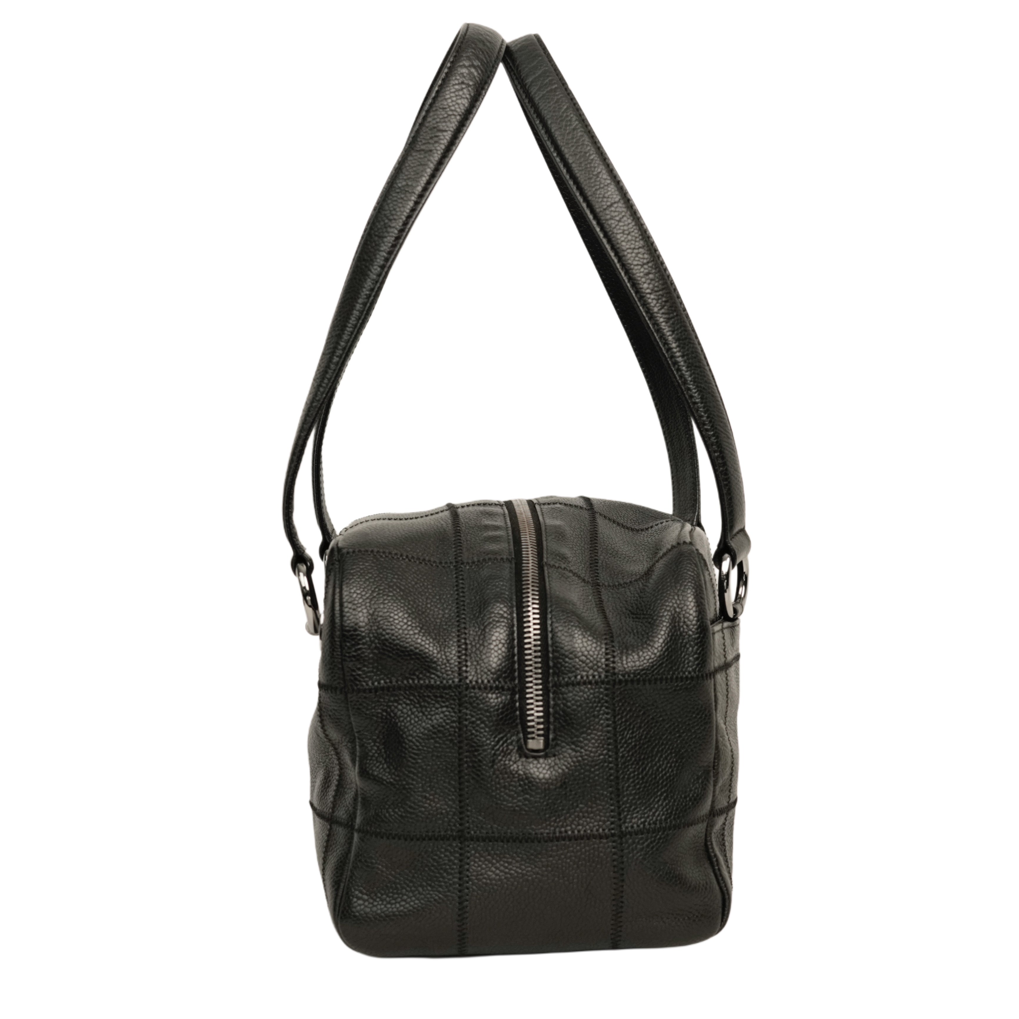CHANEL 2004–2005 Chocolate Bar Stitch Shoulder Bag