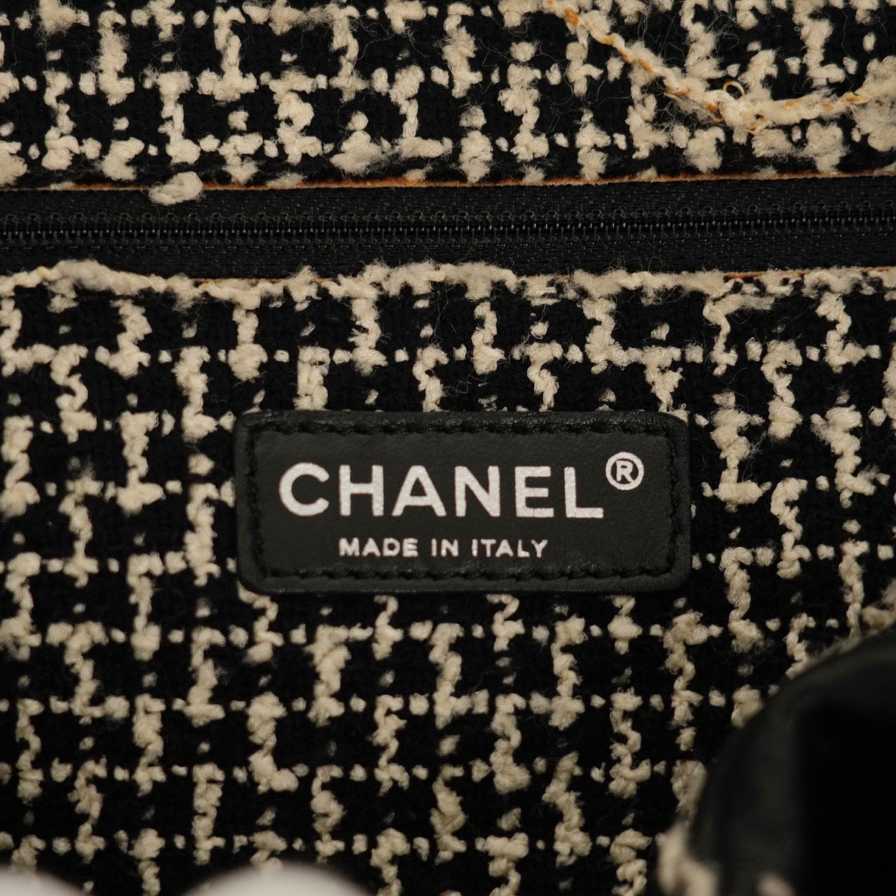CHANEL 2009–2010 Coco Mark Chain Shoulder Bag