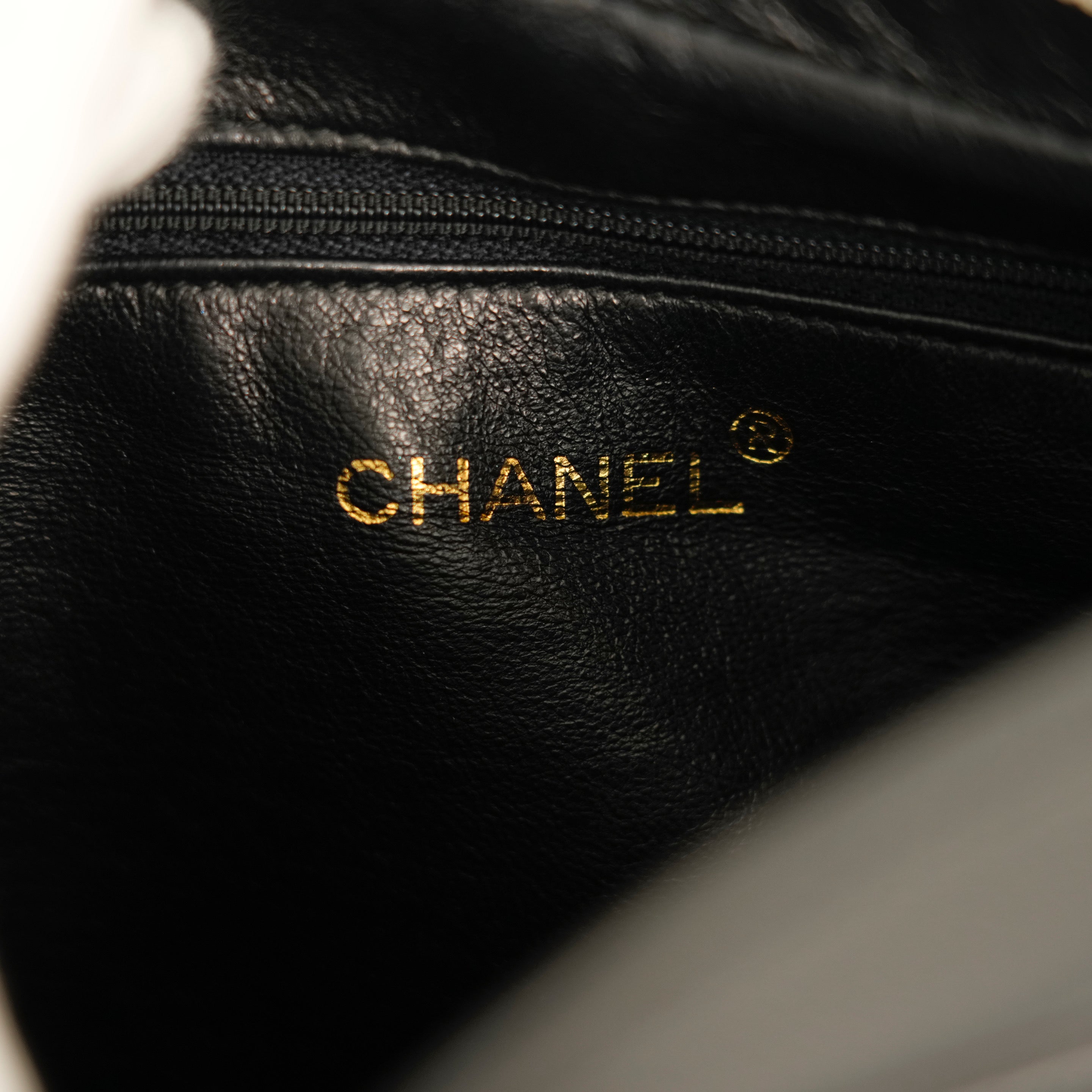 CHANEL 1994–1996 Matelasse Caviar Skin Shoulder Bag