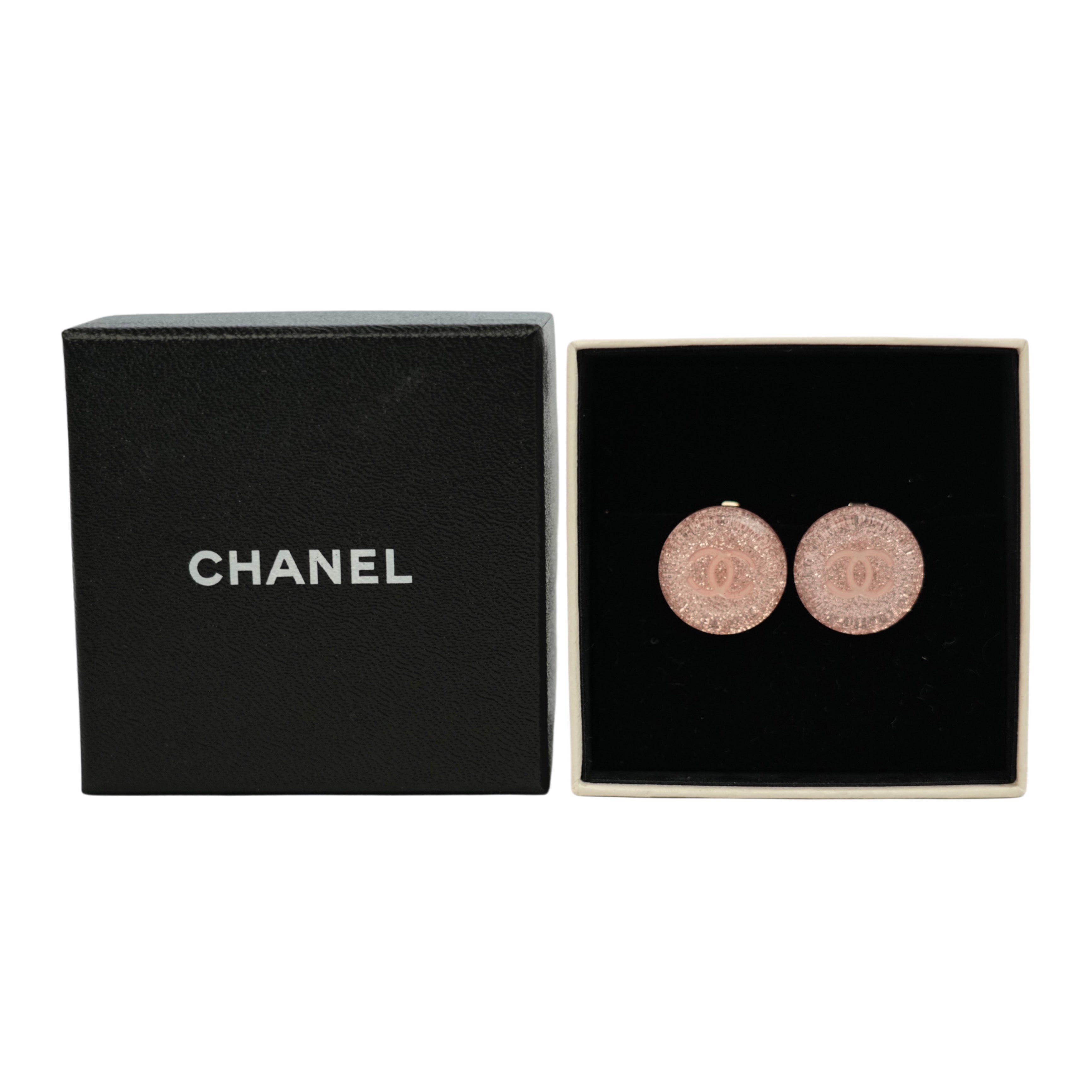 CHANEL 2000 Logo Earring