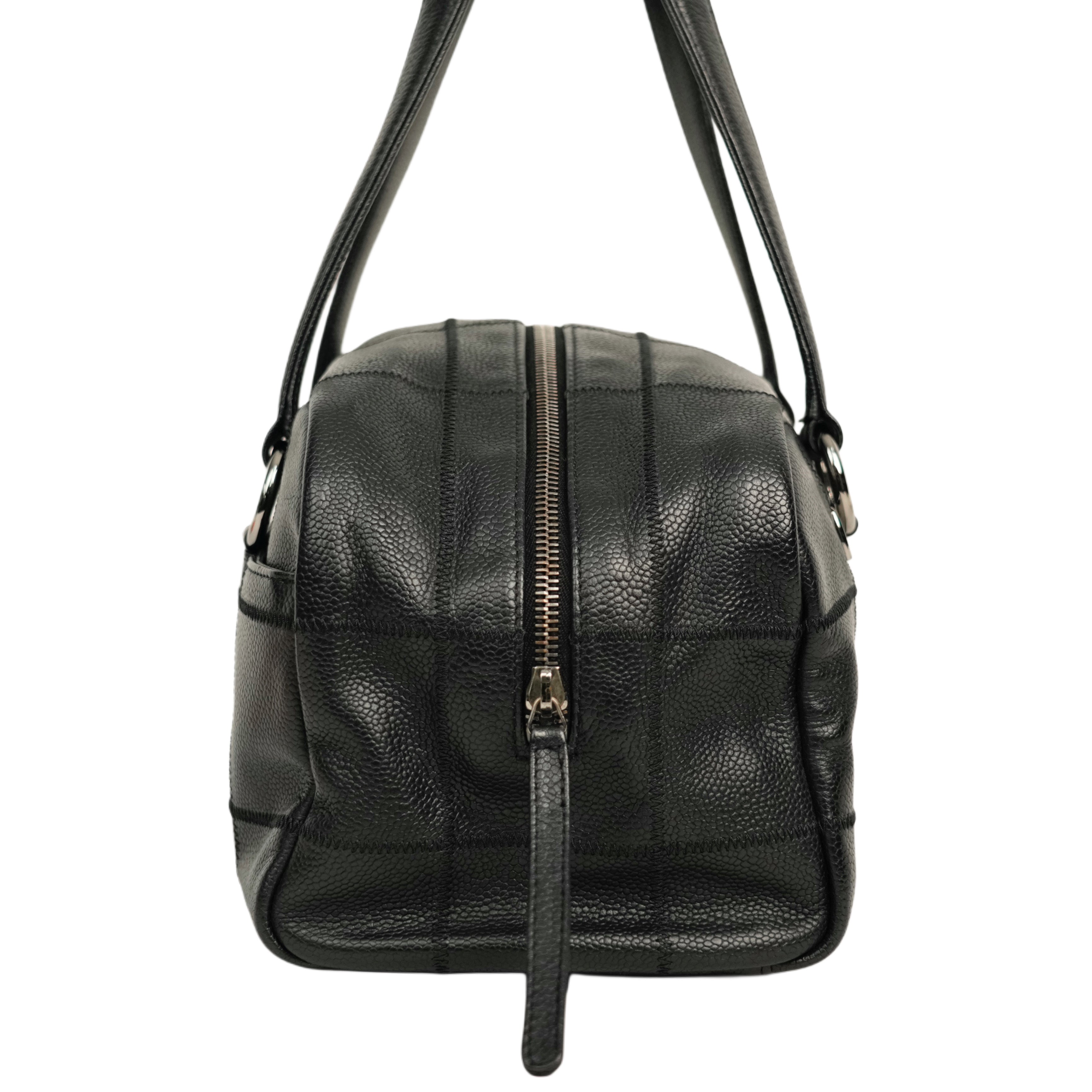 CHANEL 2004–2005 Chocolate Bar Stitch Shoulder Bag