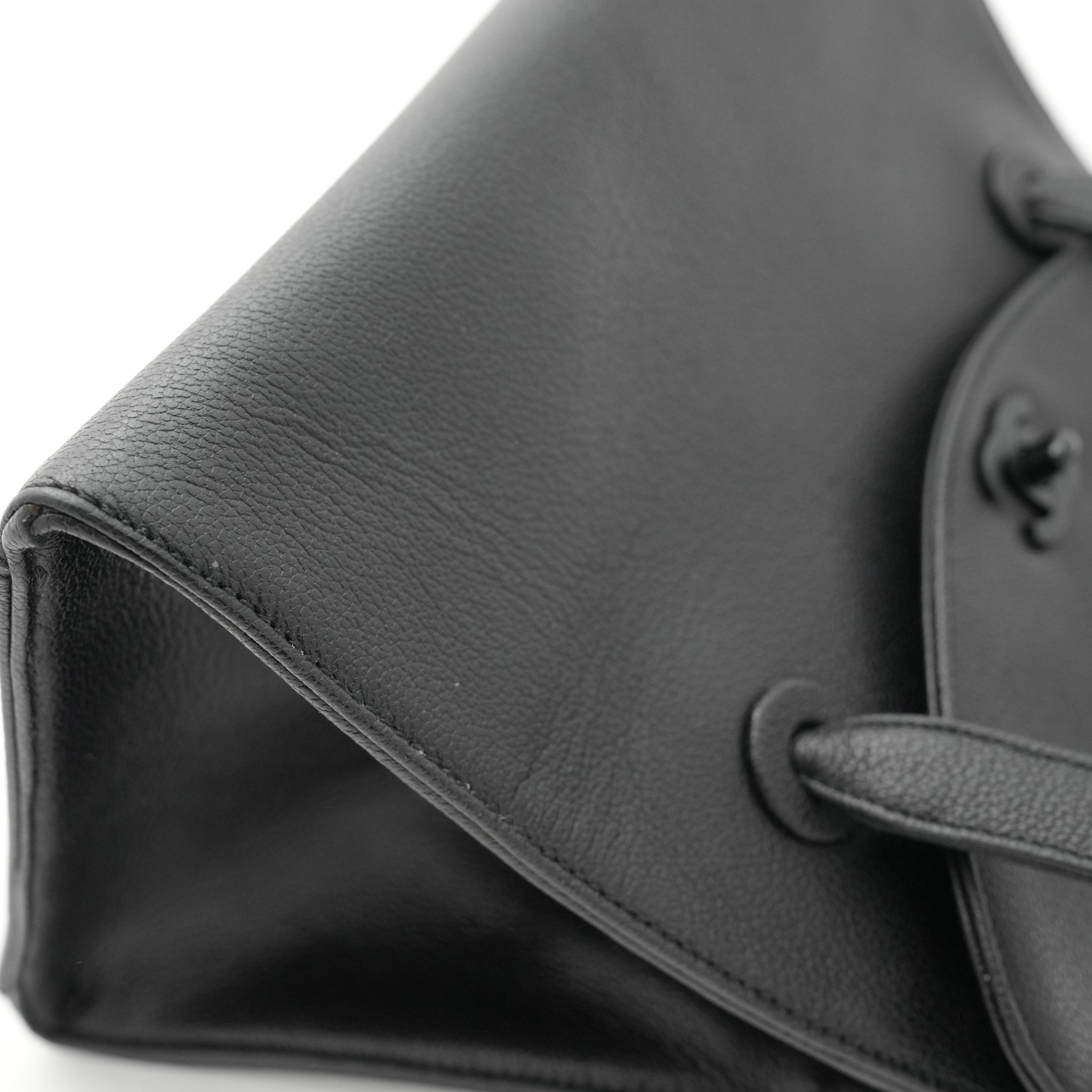 CHANEL 1996–1997 Coco Mark Shoulder Bag