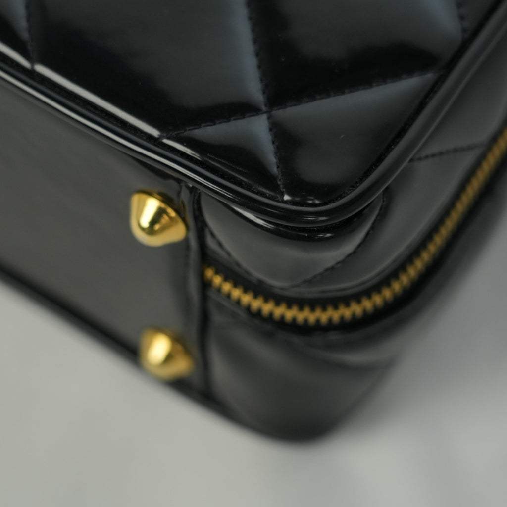 CHANEL 1994–1996 Matelassé Chain Shoulder Bag