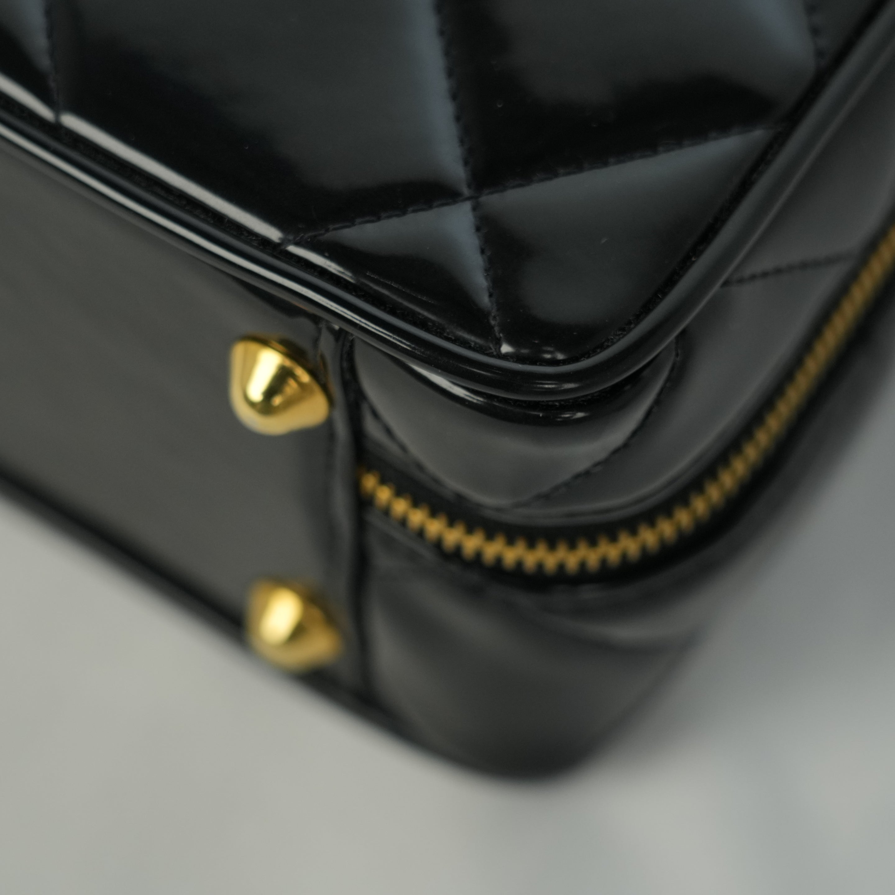 CHANEL 1994–1996 Matelassé Chain Shoulder Bag