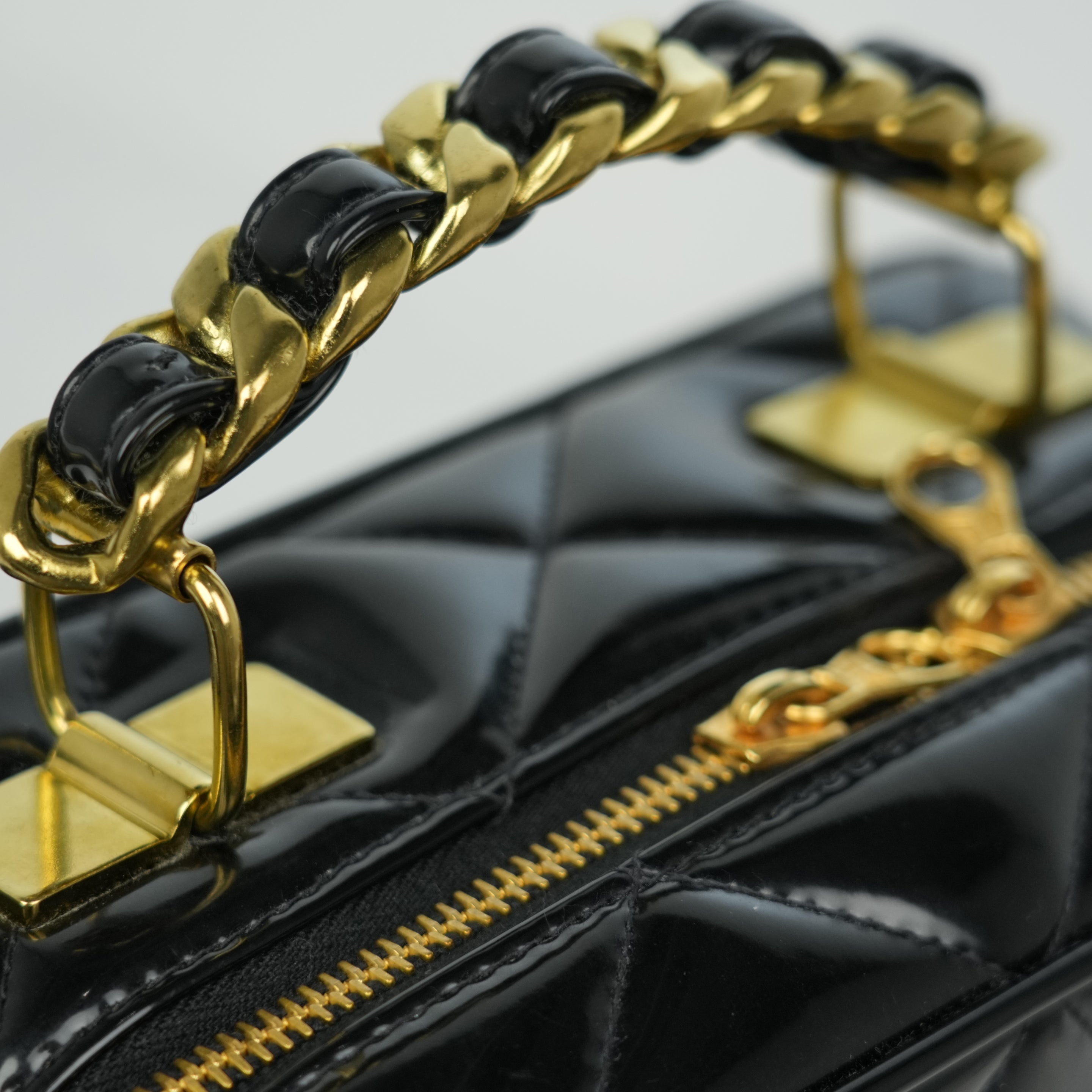 CHANEL 1994–1996 Matelassé Chain Shoulder Bag