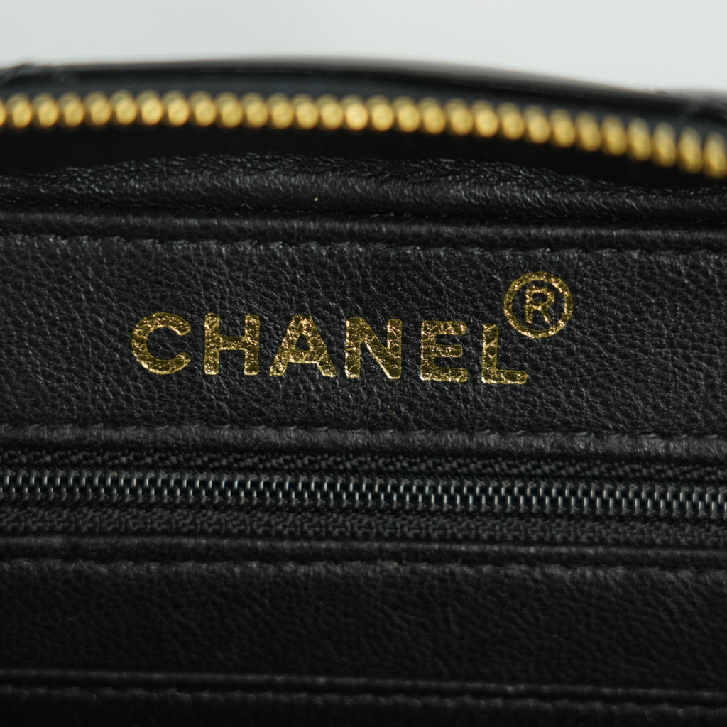 CHANEL 1994–1996 Matelassé Chain Shoulder Bag