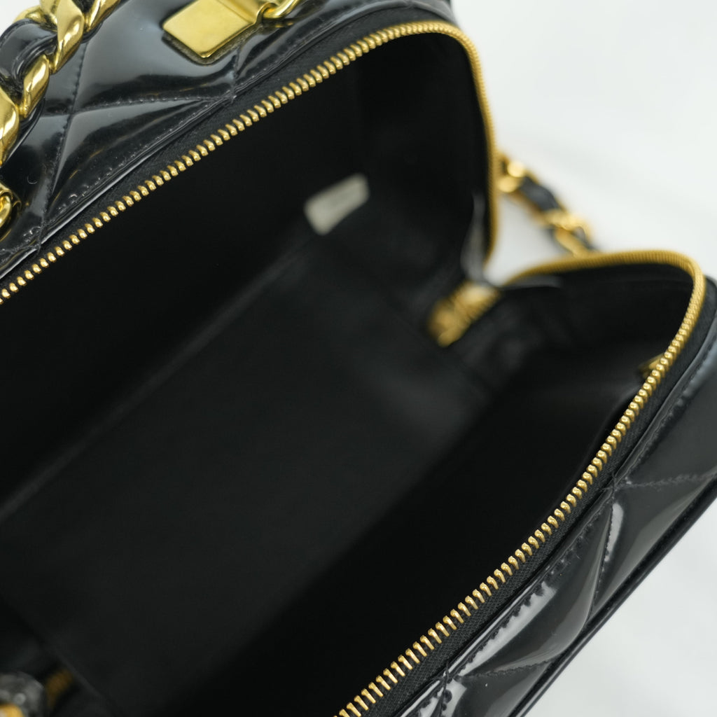 CHANEL 1994–1996 Matelassé Chain Shoulder Bag