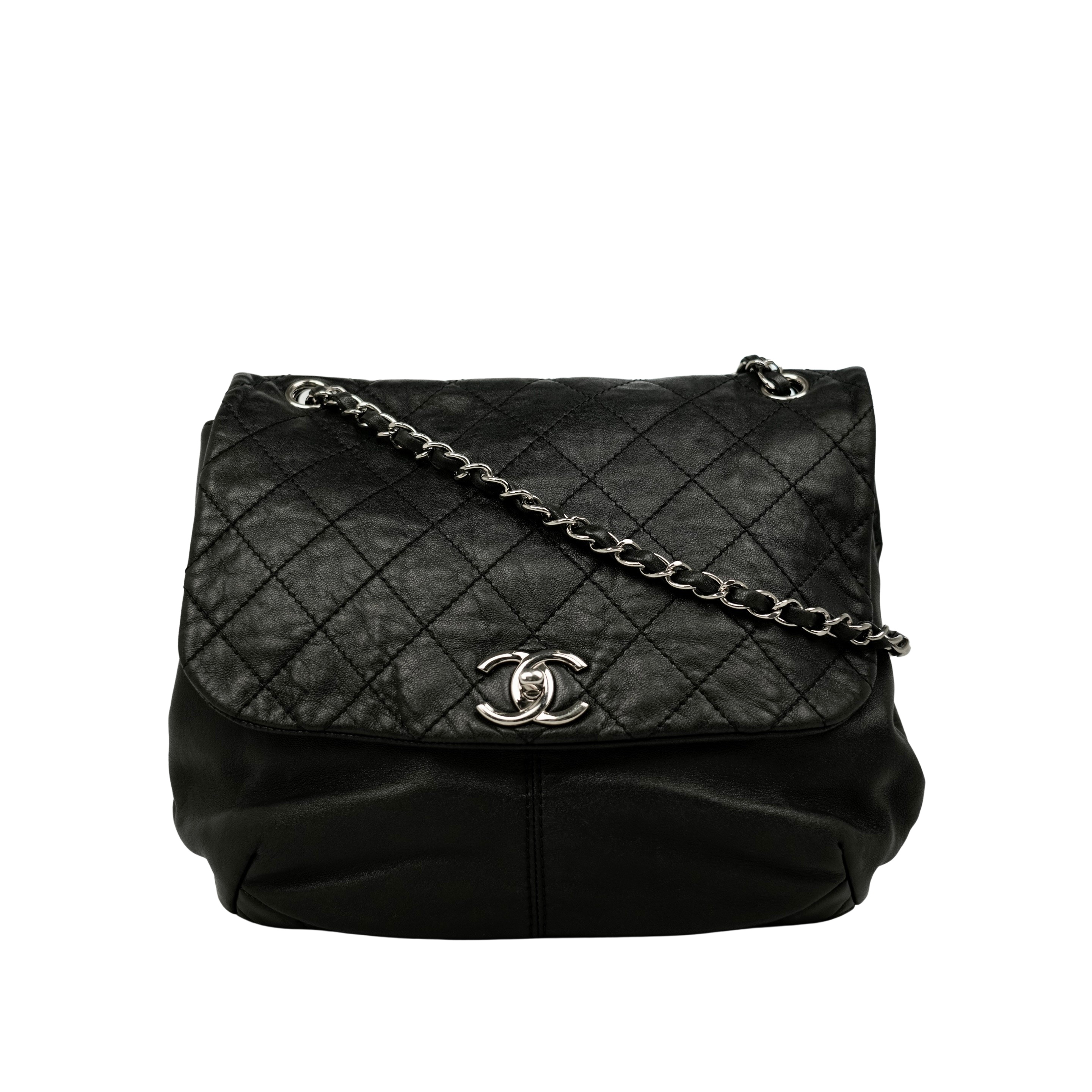 CHANEL Chain Shoulder Bag