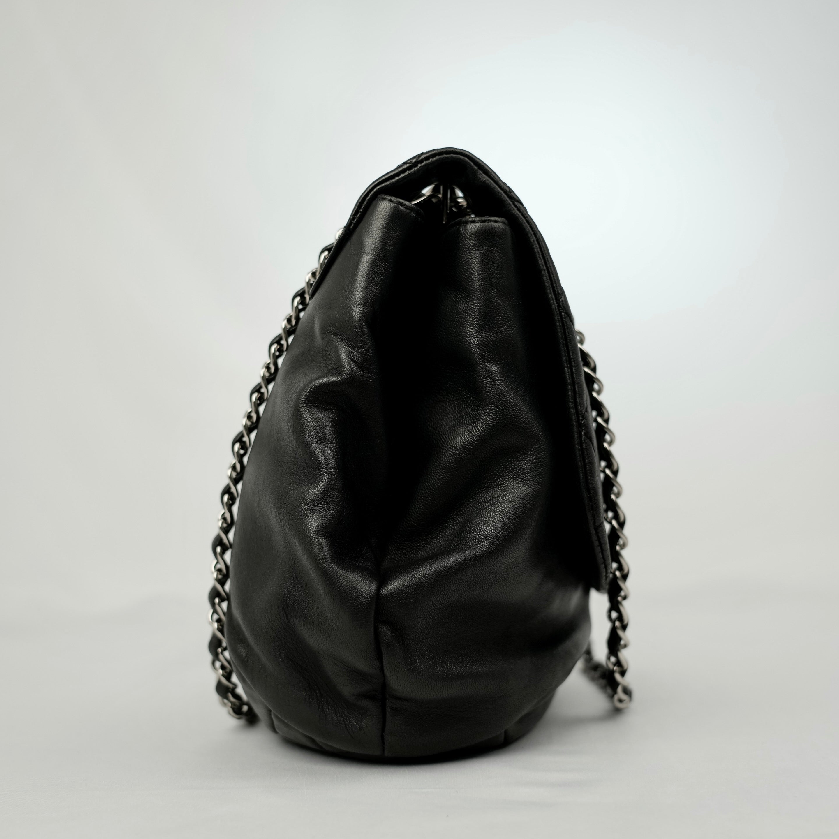 CHANEL Chain Shoulder Bag
