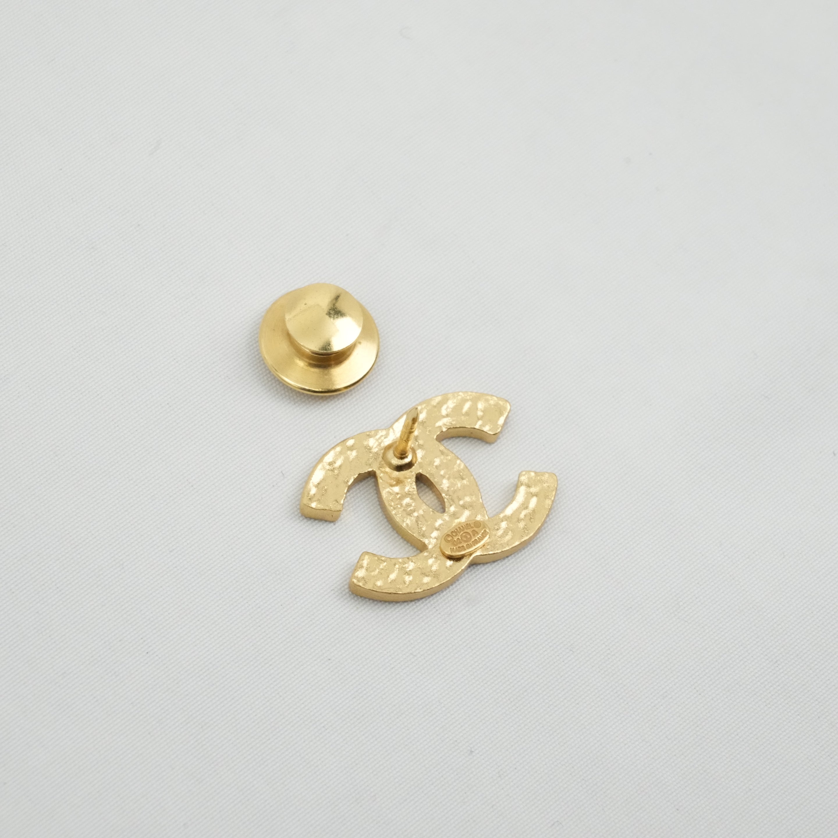 CHANEL 2002 Pin Brooch 3-Piece Se