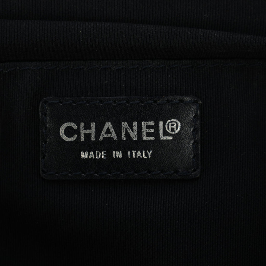 CHANEL 2002-2003 Kiss Lock Handbag