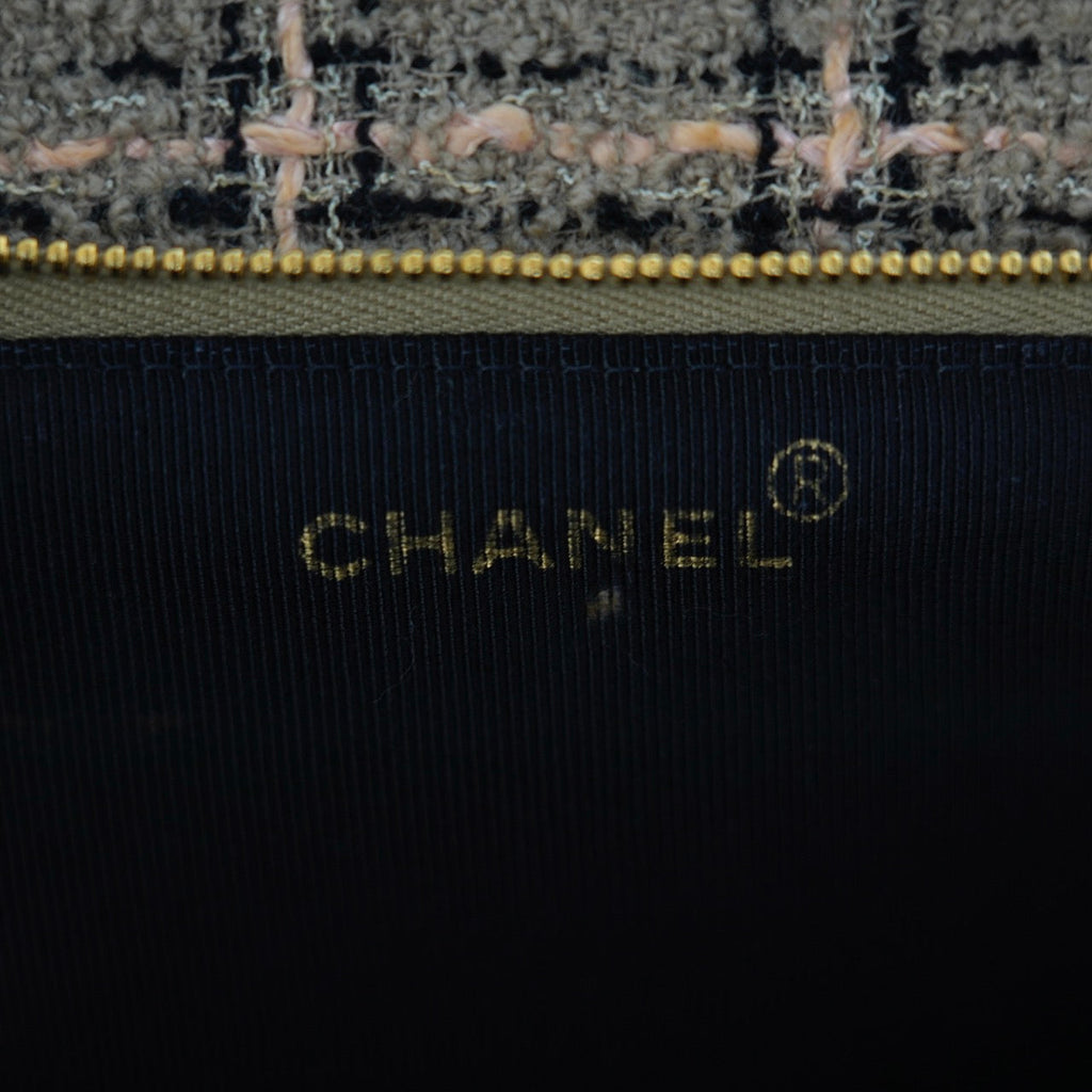 CHANEL 1994–1996 Chain Tweed Shoulder Bag