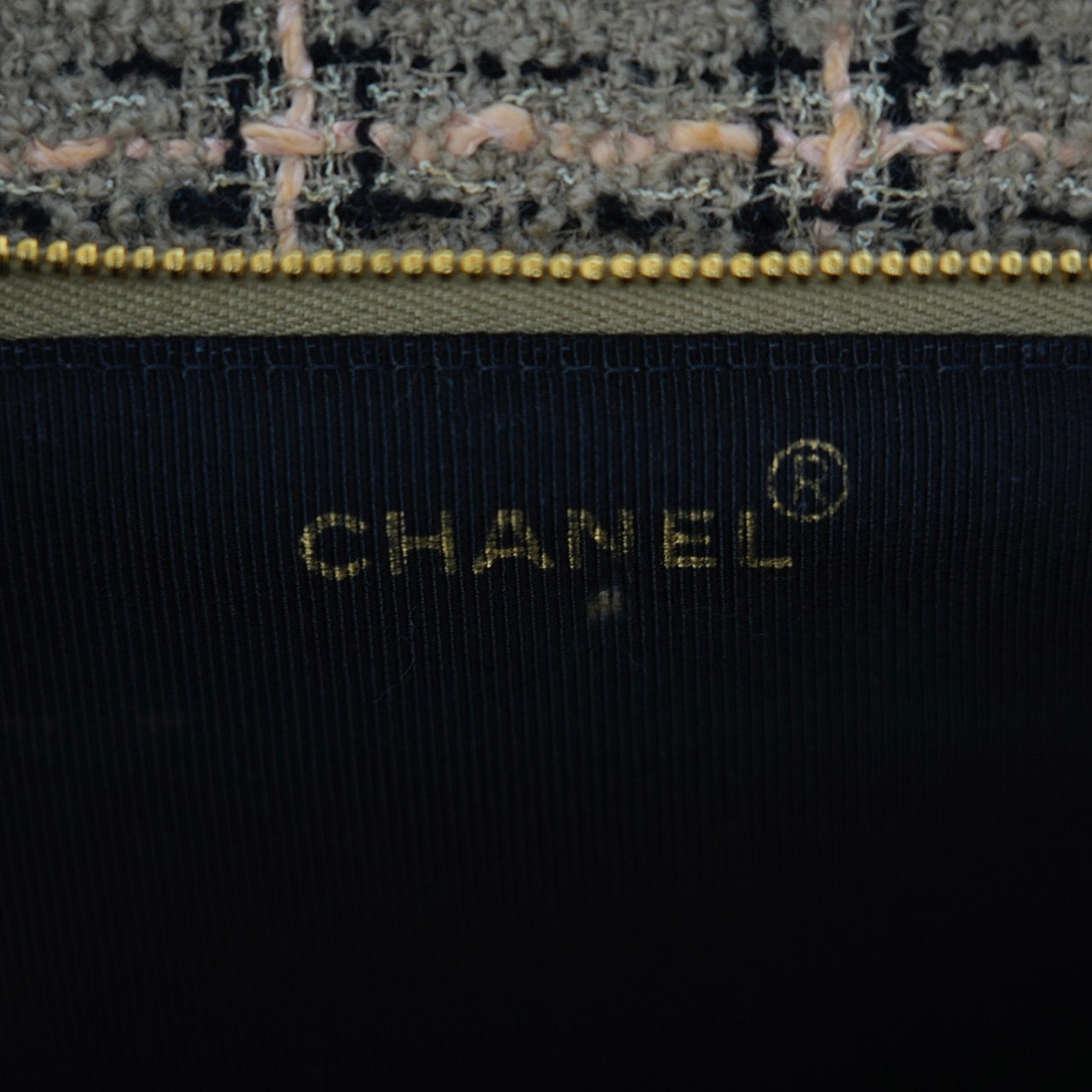 CHANEL 1994–1996 Chain Tweed Shoulder Bag
