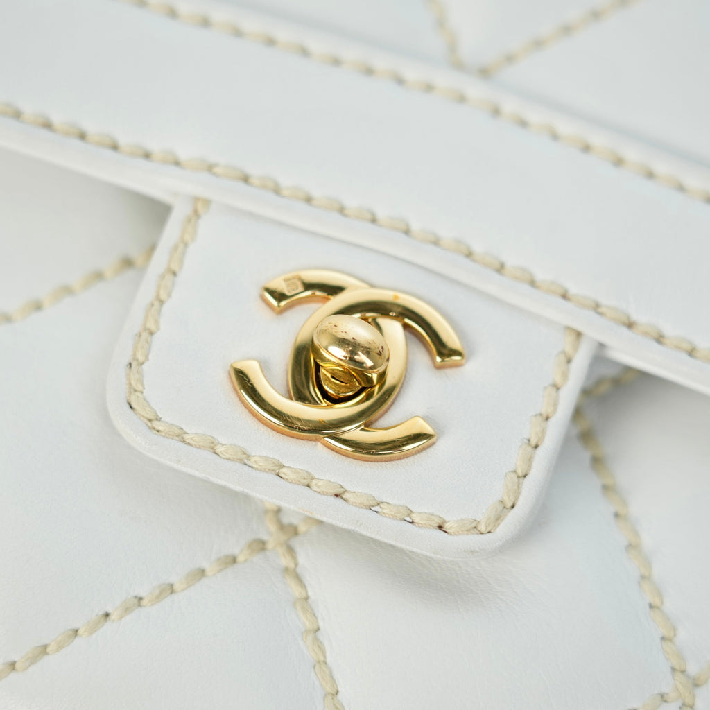 CHANEL 2004-2005 Matelassé Handbag