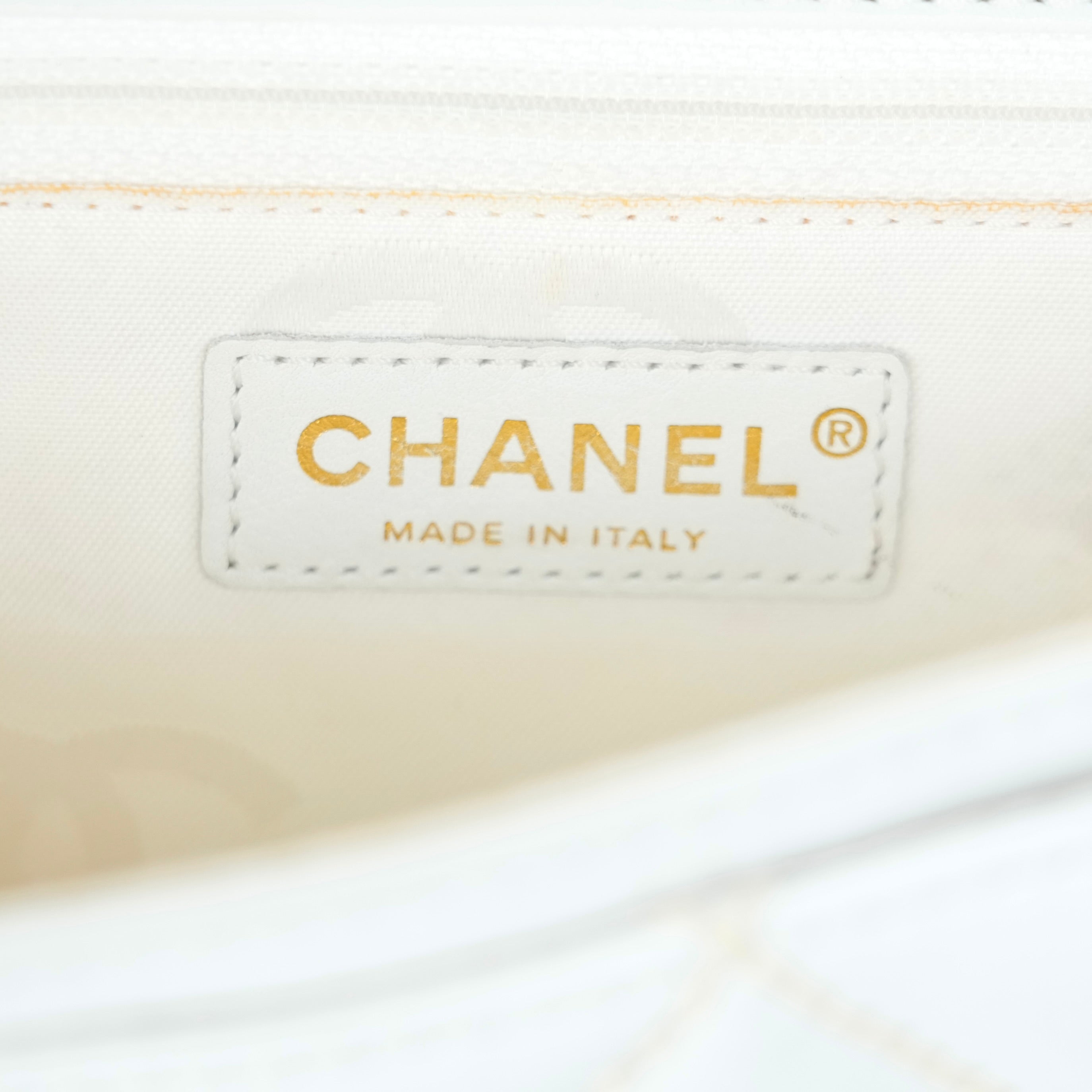 CHANEL 2004-2005 Matelassé Handbag