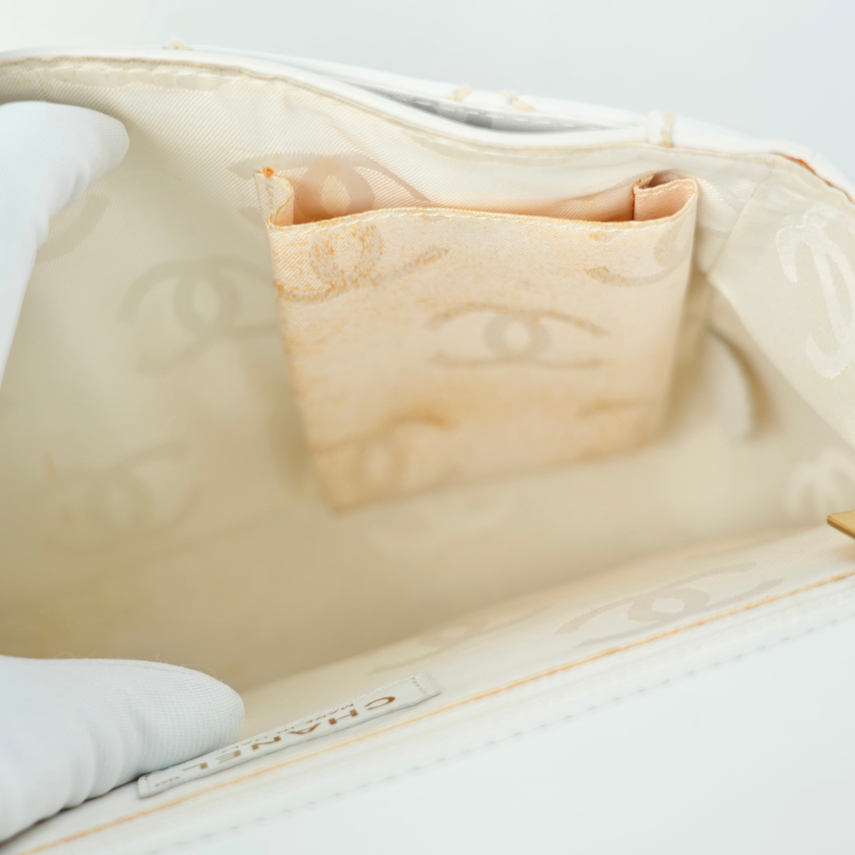 CHANEL 2004-2005 Matelassé Handbag